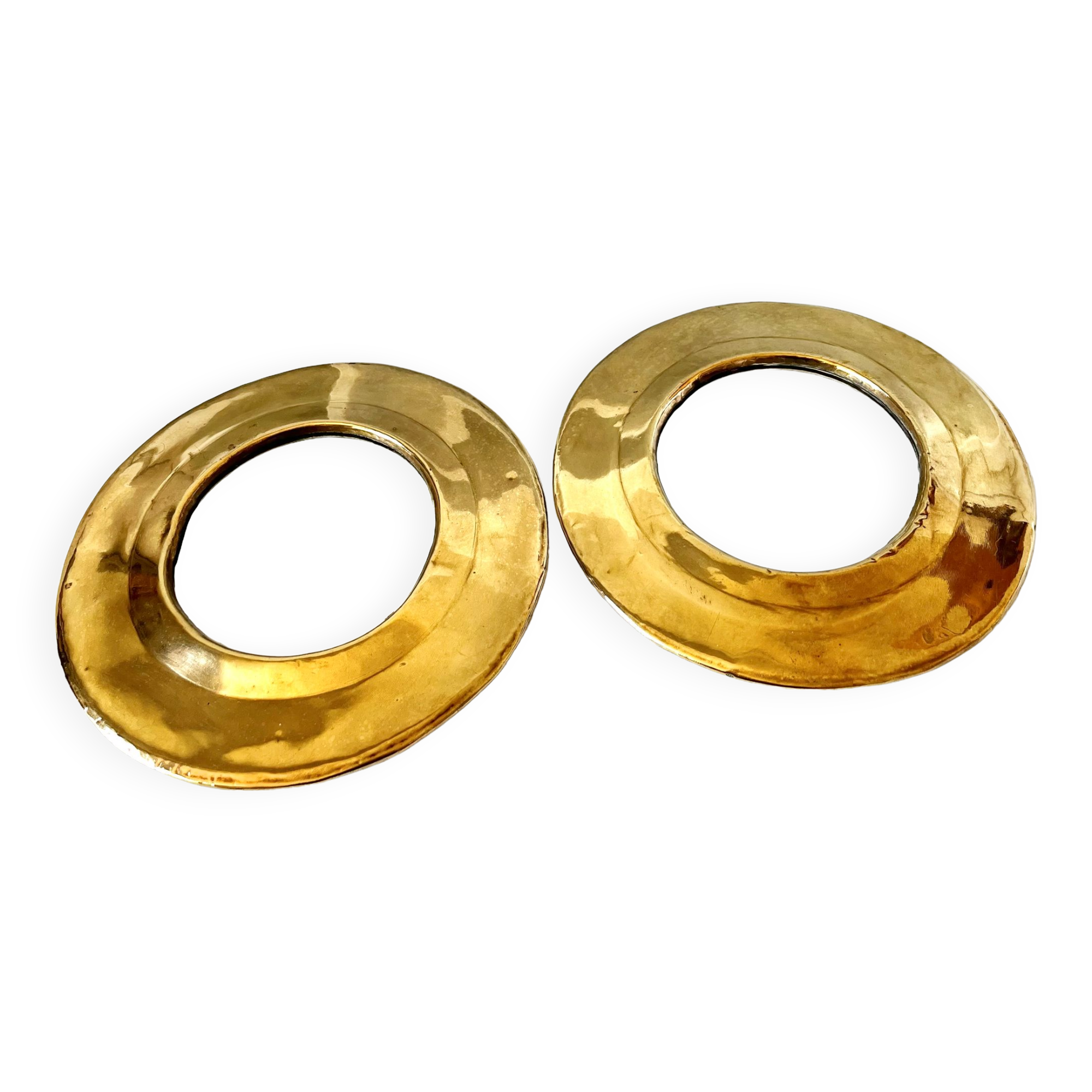Round mirrors strapping in vintage gilded brass