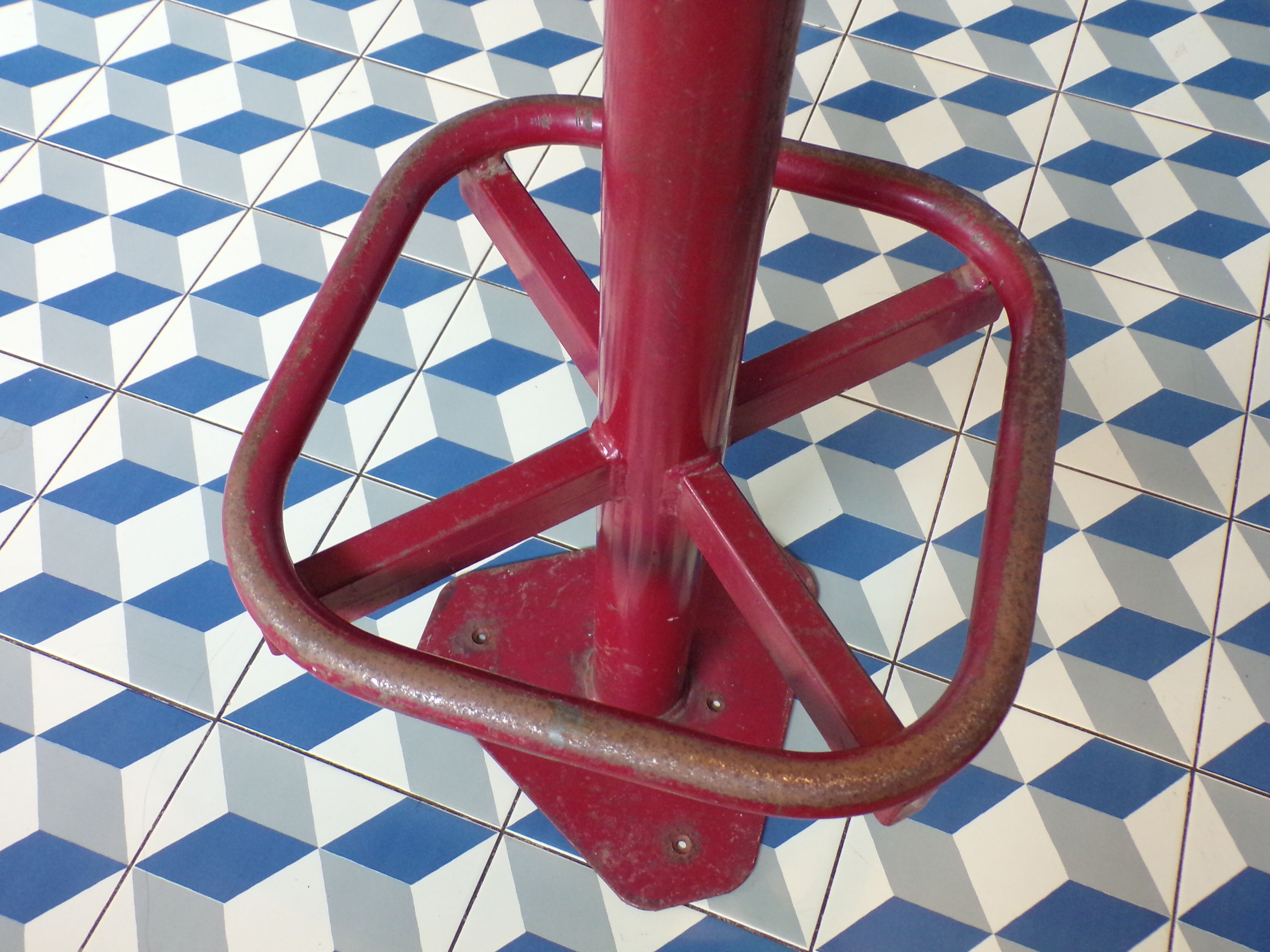 Pair of fixed bar stools