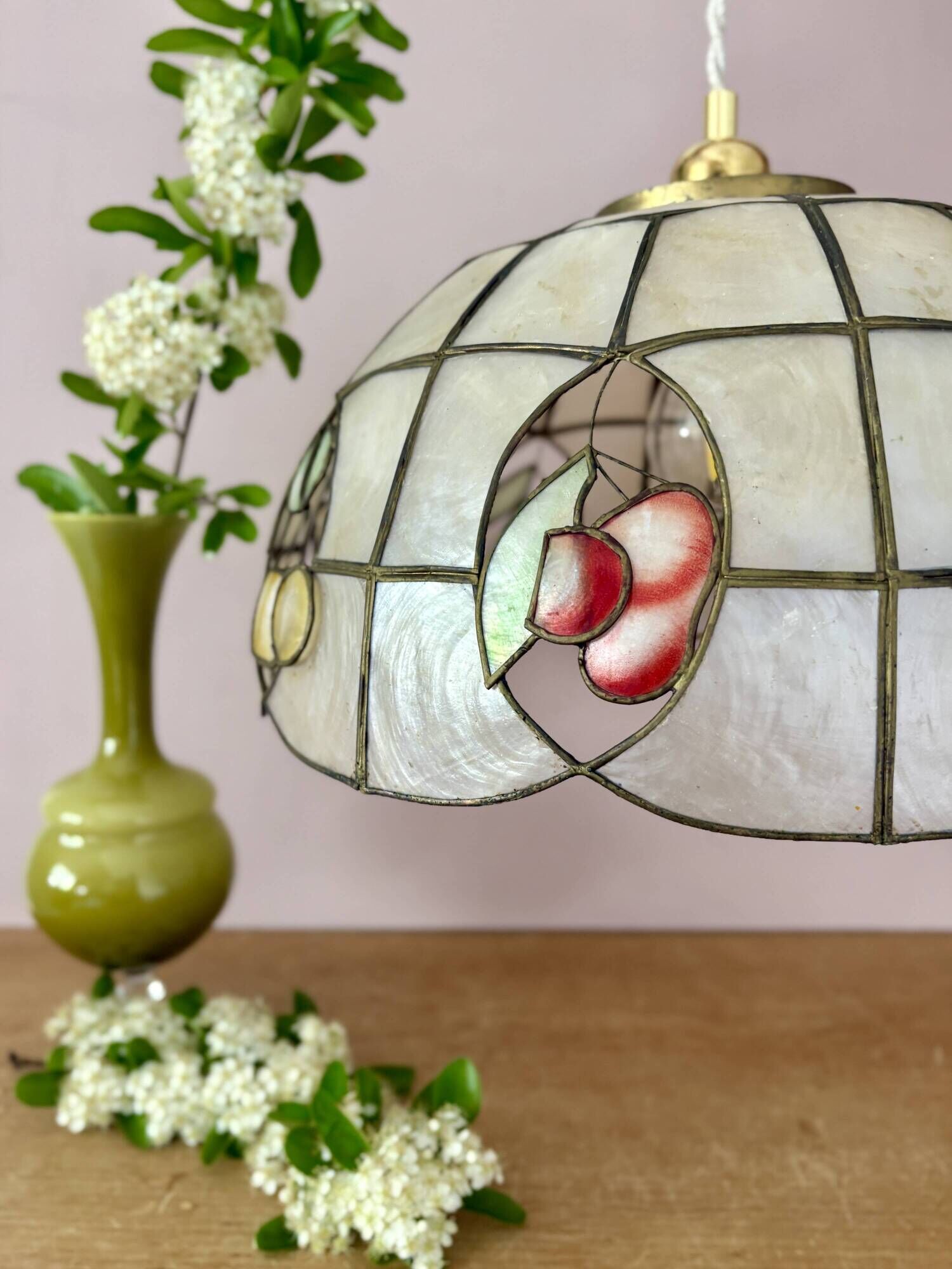 Vintage mother-of-pearl and brass lampshade pendant light with fruit decorations (2)