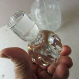 Ancienne carafe en cristal taillé, décor étoiles