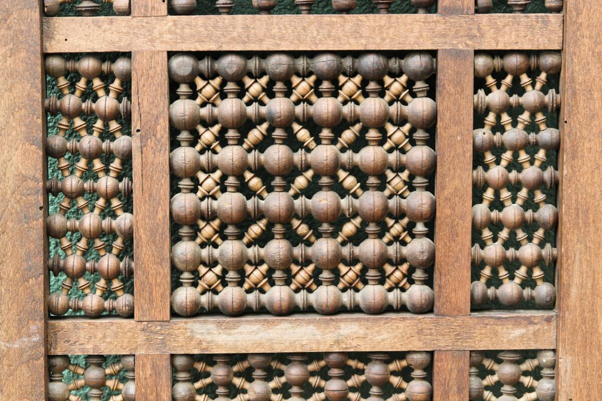Moucharabieh en bois tourné