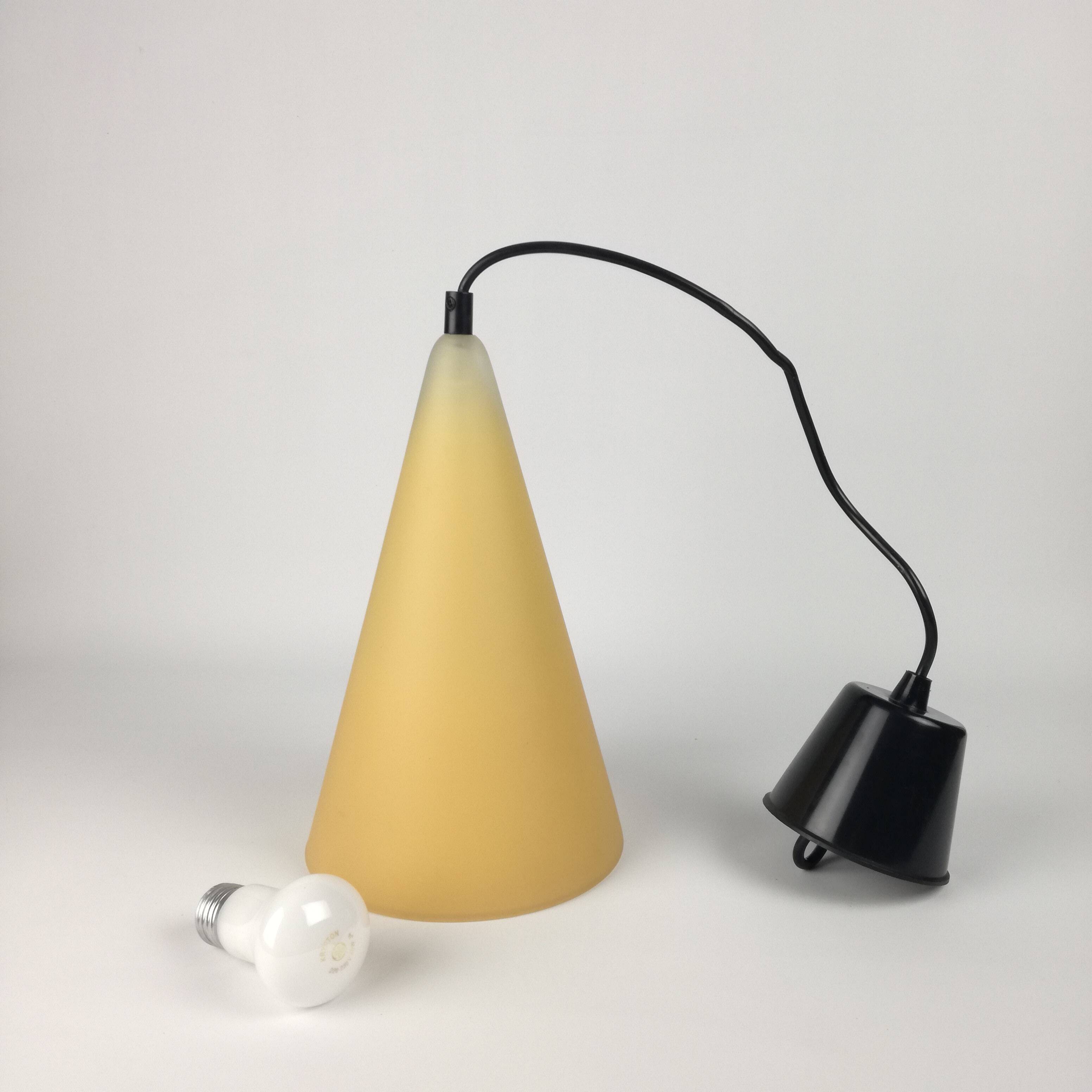 Suspension conique en verre par SCE France 1980