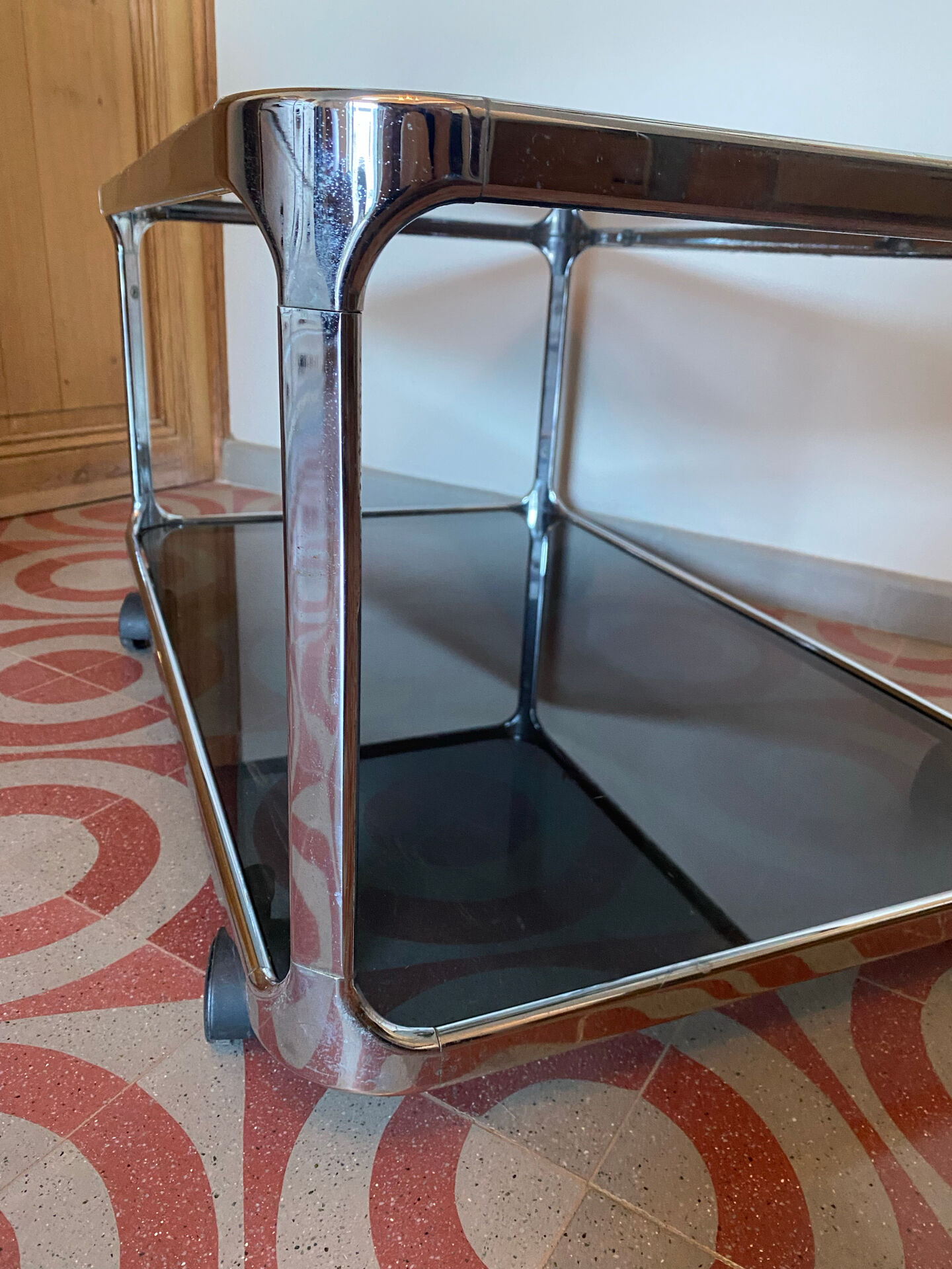 Table basse sur roulettes, années 70