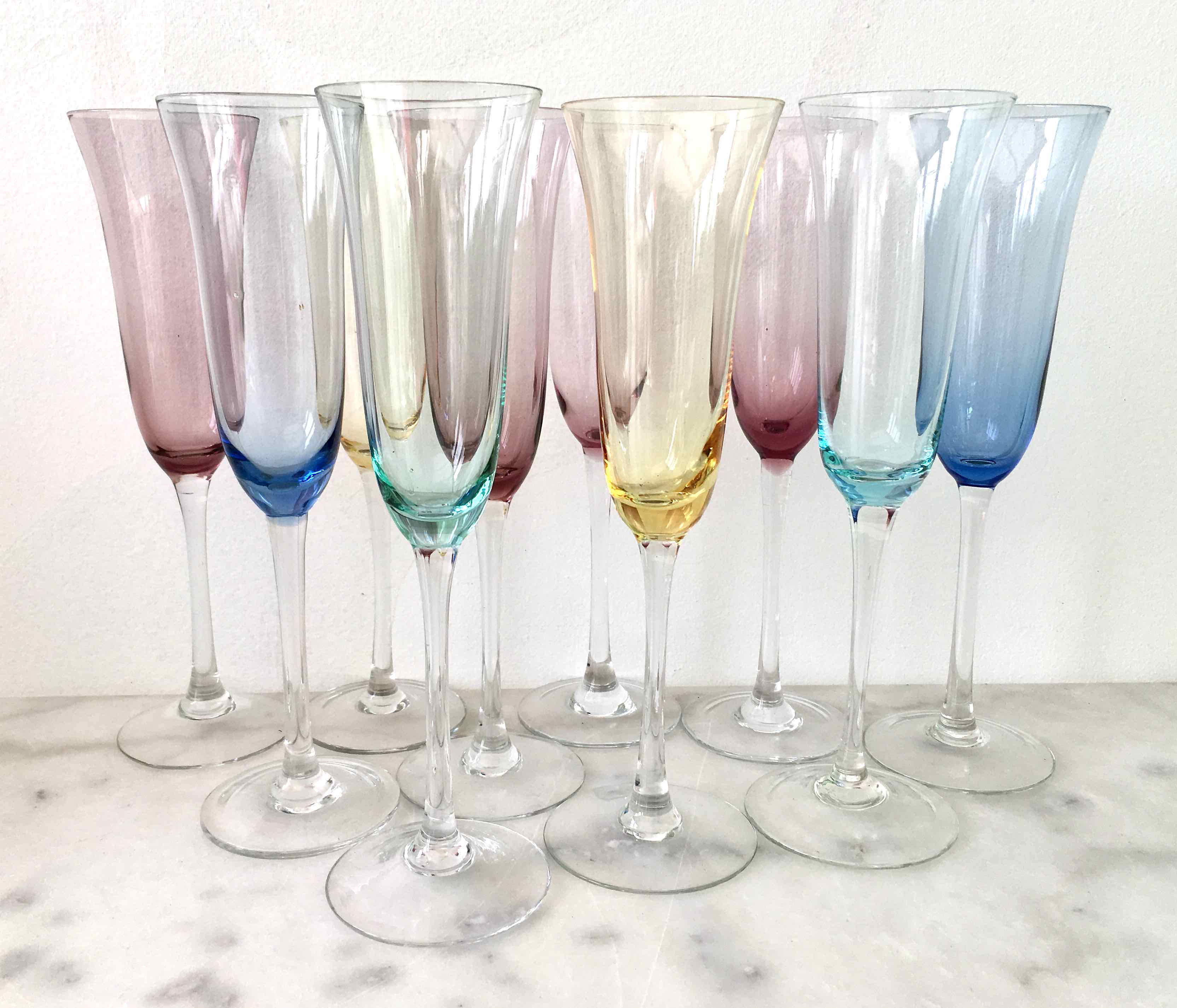Set de 10 flûtes à champagne colorées