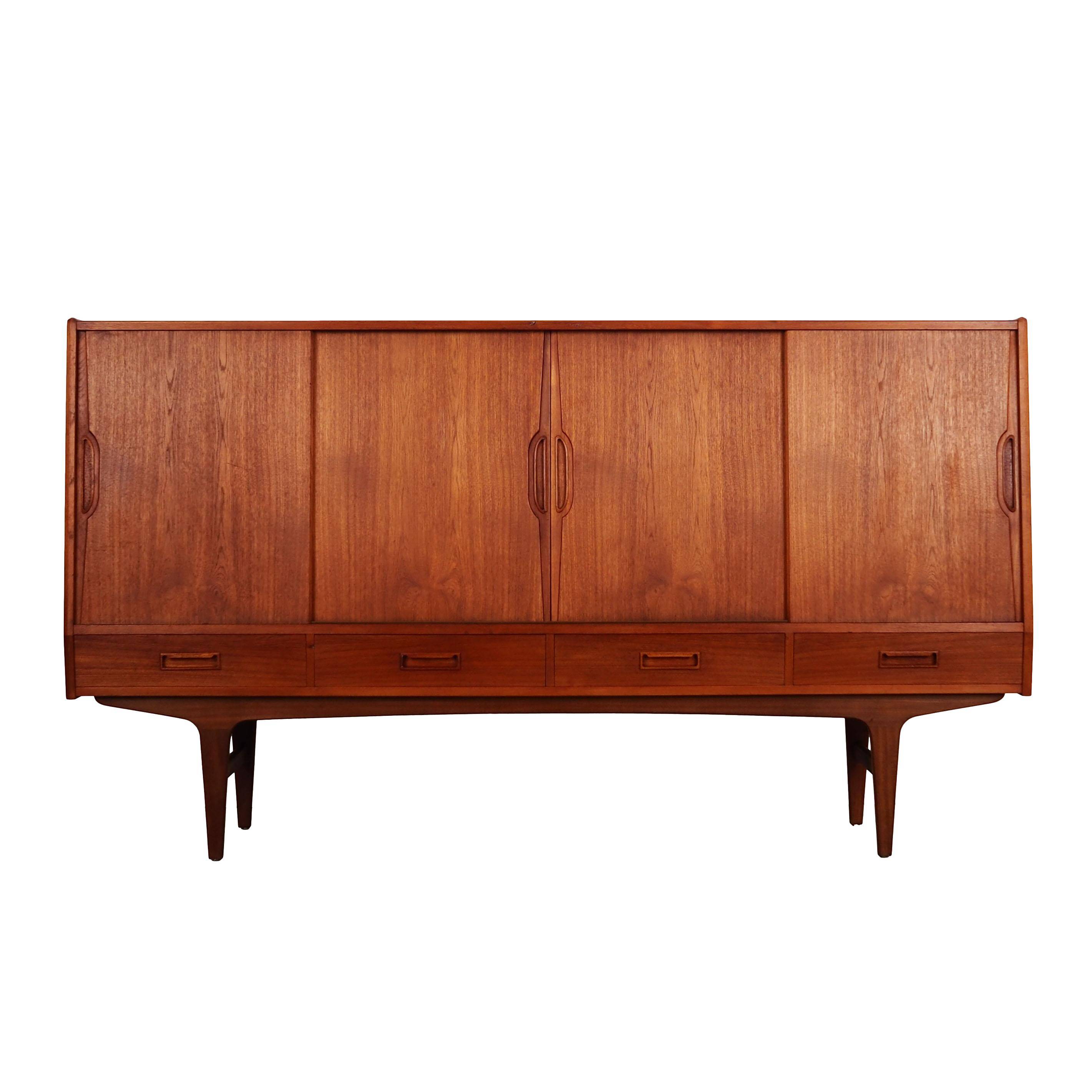 Buffet haut en teck, design danois, années 1970, fabriqué par Børge Dam