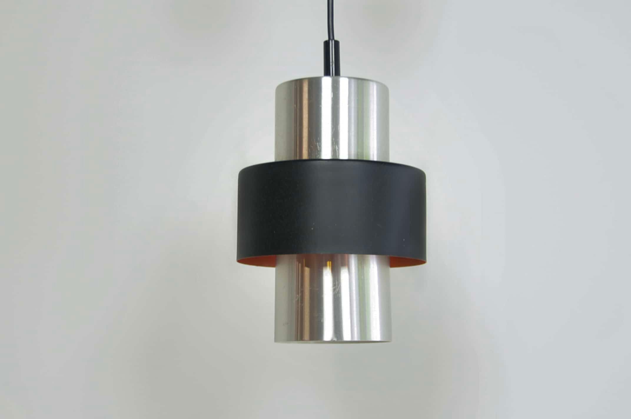 Lampe tubulaire argent métallique et noire