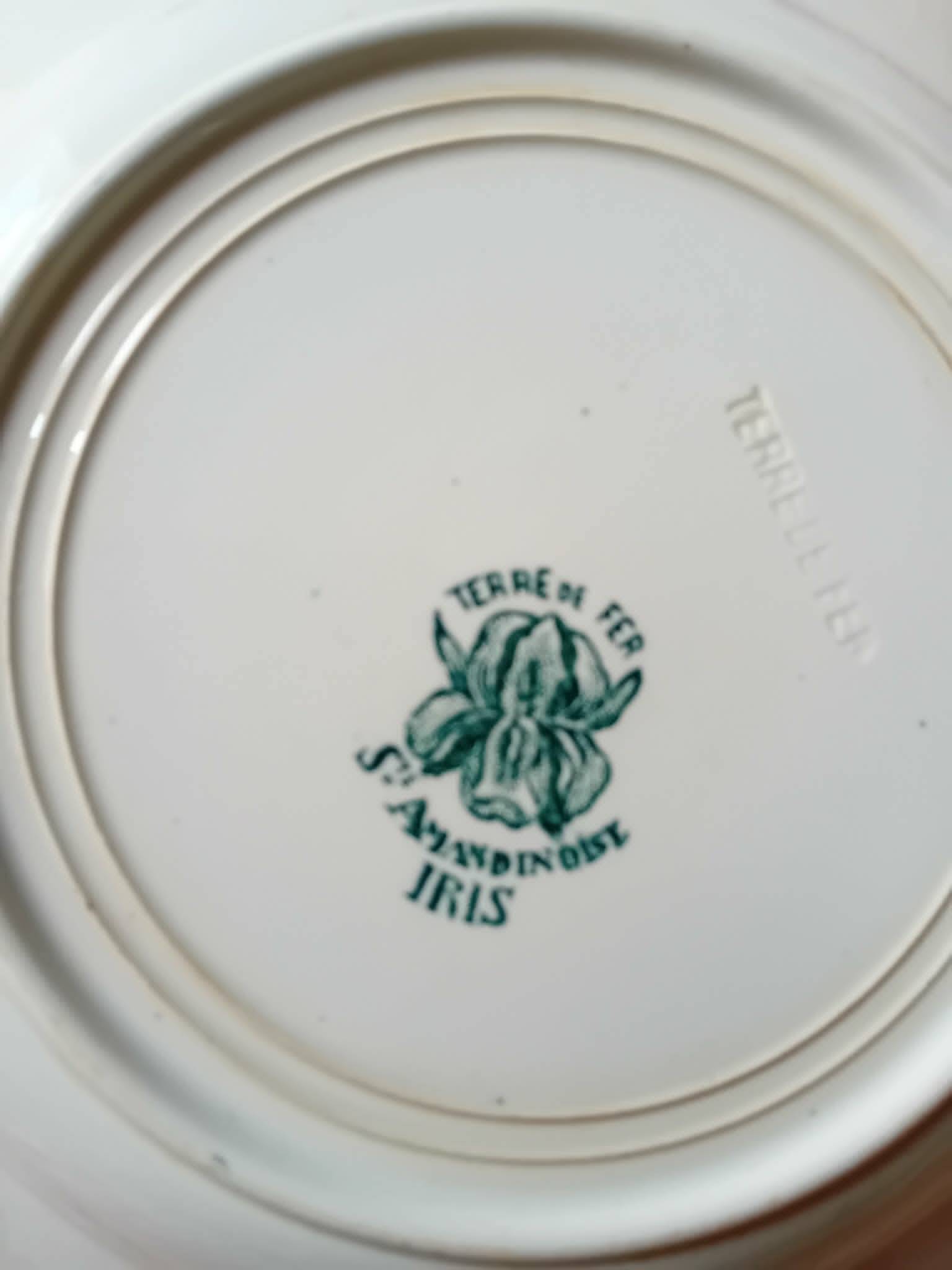 Hollow dish in Earthenware "IRIS" — Manufacture of Saint-Amand