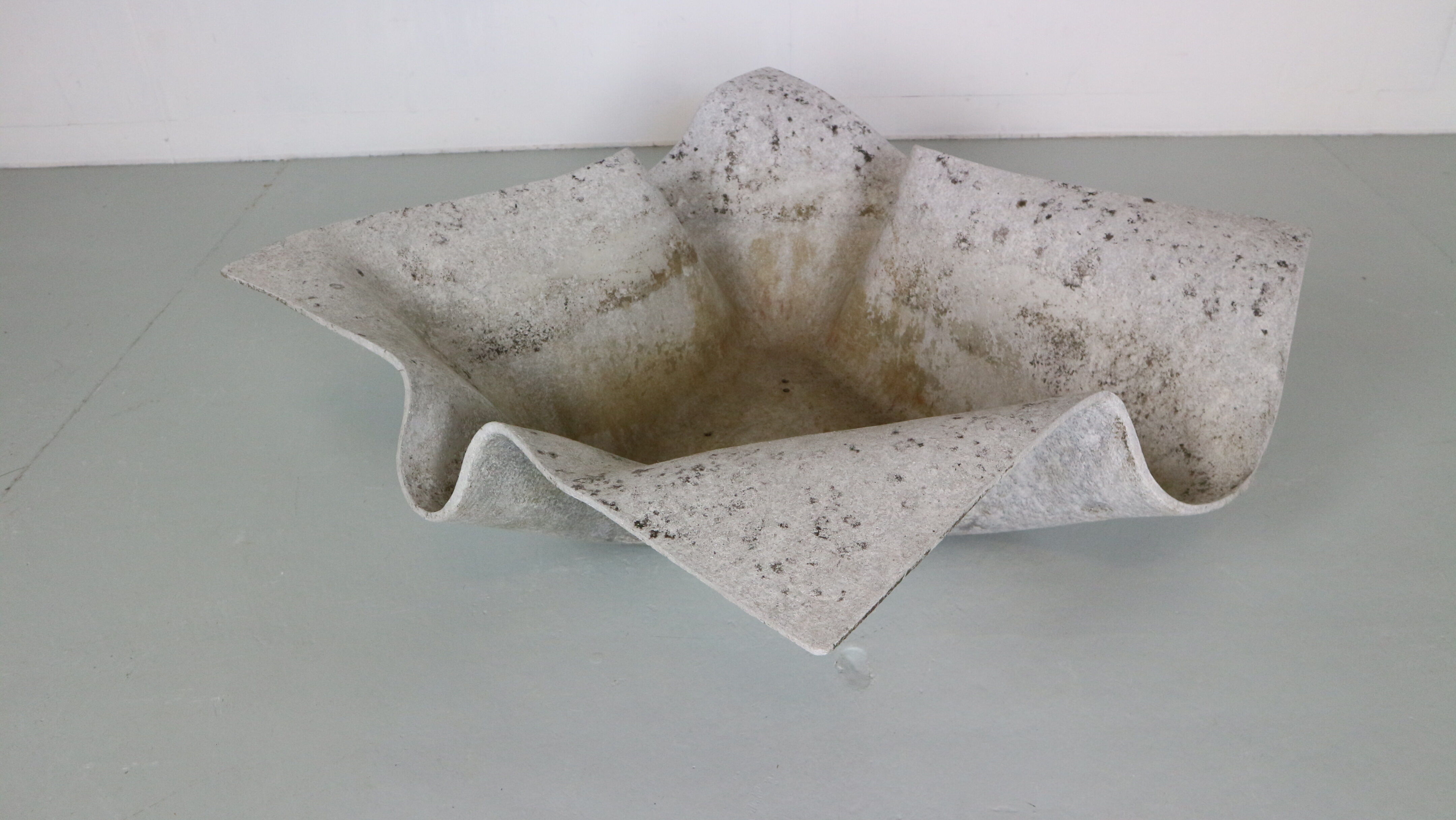 Jardinière en béton « Biasca » Elephant Ear par Willy Guhl, Suisse 1954