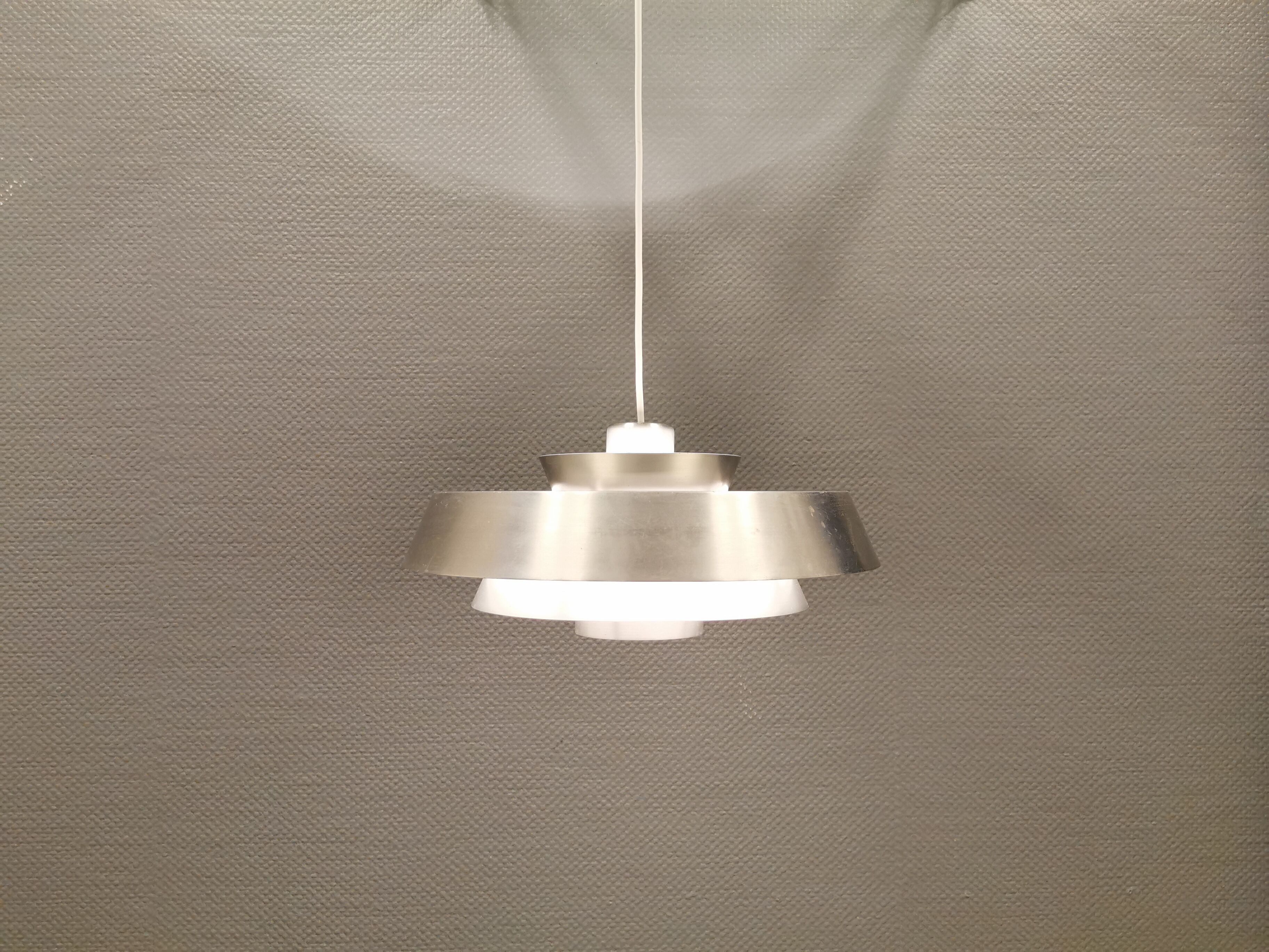 Suspension modèle « Nova » conçue par Jo hammerborg pour Danish Fog&Mørup en 1963.