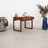 Table de chevet en teck, design danois, années 1970, production: Danemark