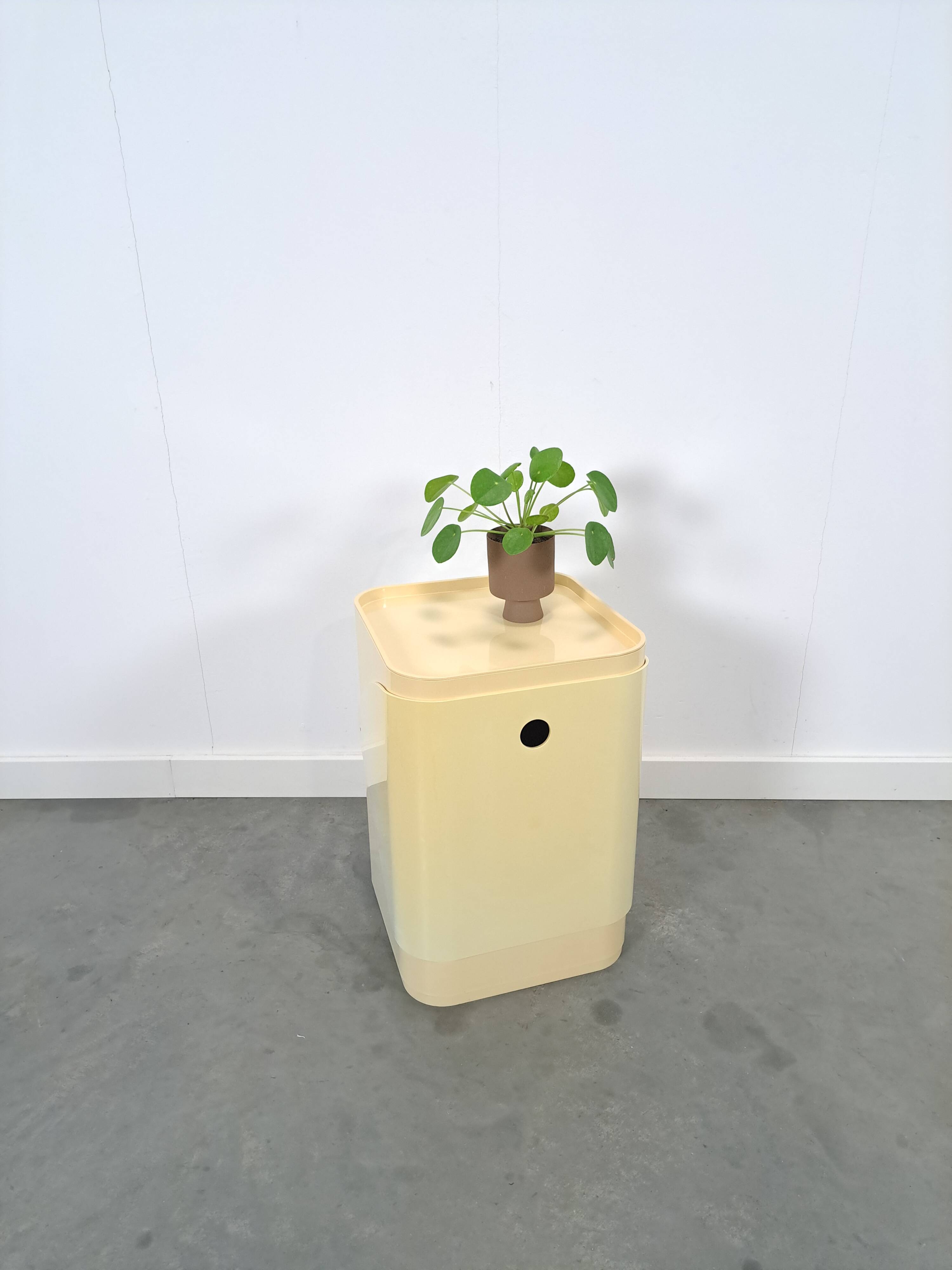 Kunststof design opbergmand wasmand Kartell, Anna Castelli Italy