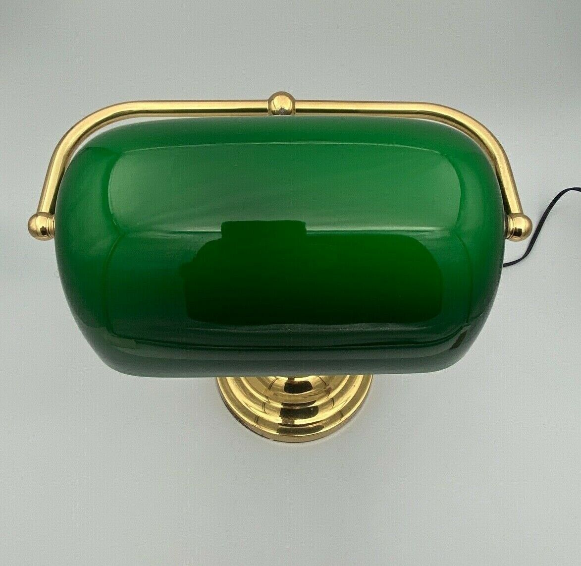Banker's lamp in brass lampshade in green glass desk