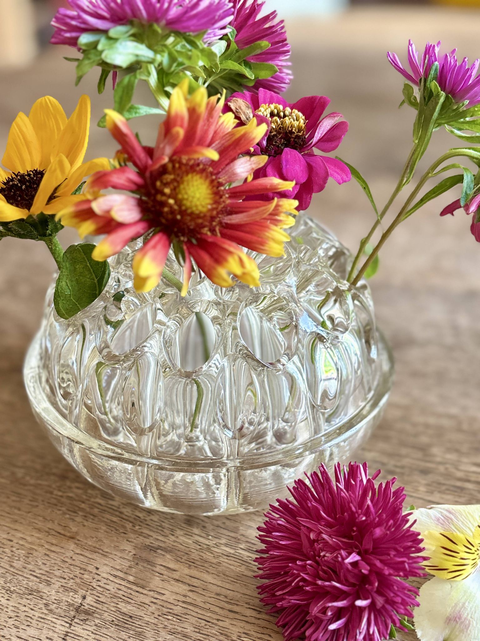 XXL antique glass flower vase