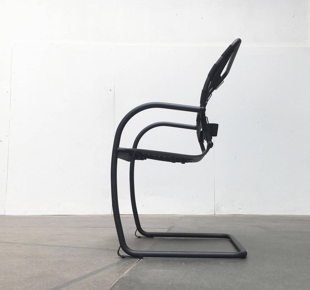 Set of vintage Italian postmodern cantilever armchairs Canasta by Heron Parigi for Heron Parigi Design.