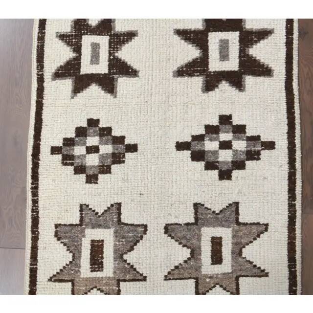 1970s Vintage Turkish Hand-Knotted Wool Cotton White Runner Rug 90X310