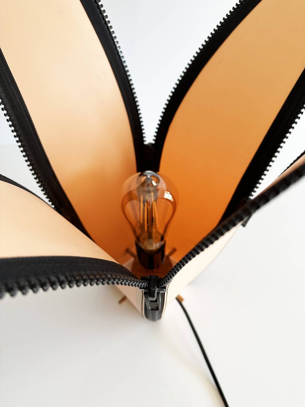 Large vintage PopArt zipped lamp. Italy, 1980s.