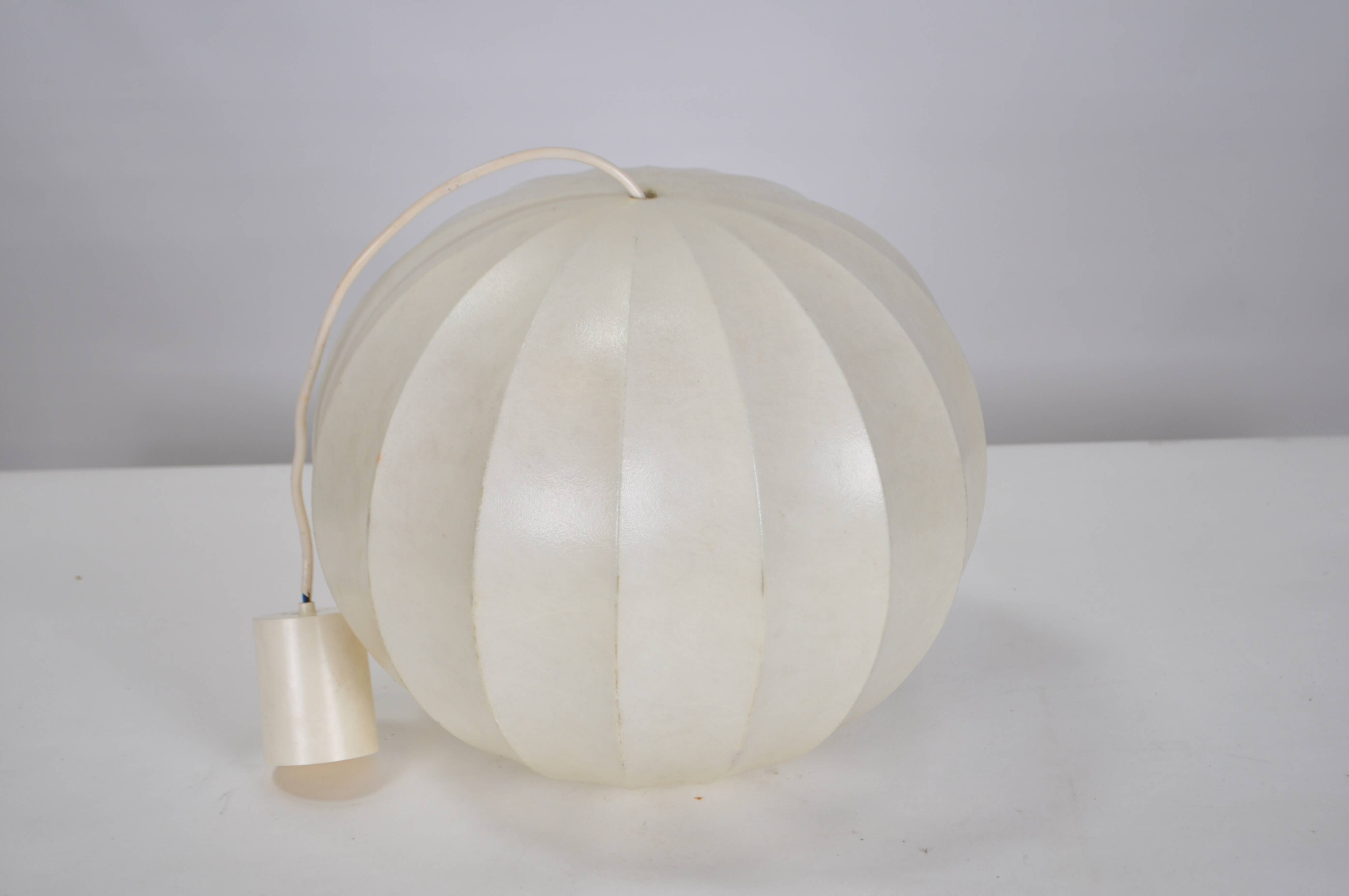Suspension Cocoon Goldkant Leuchten.