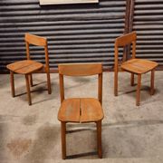 Lot de 3 chaises et 2 tabourets
