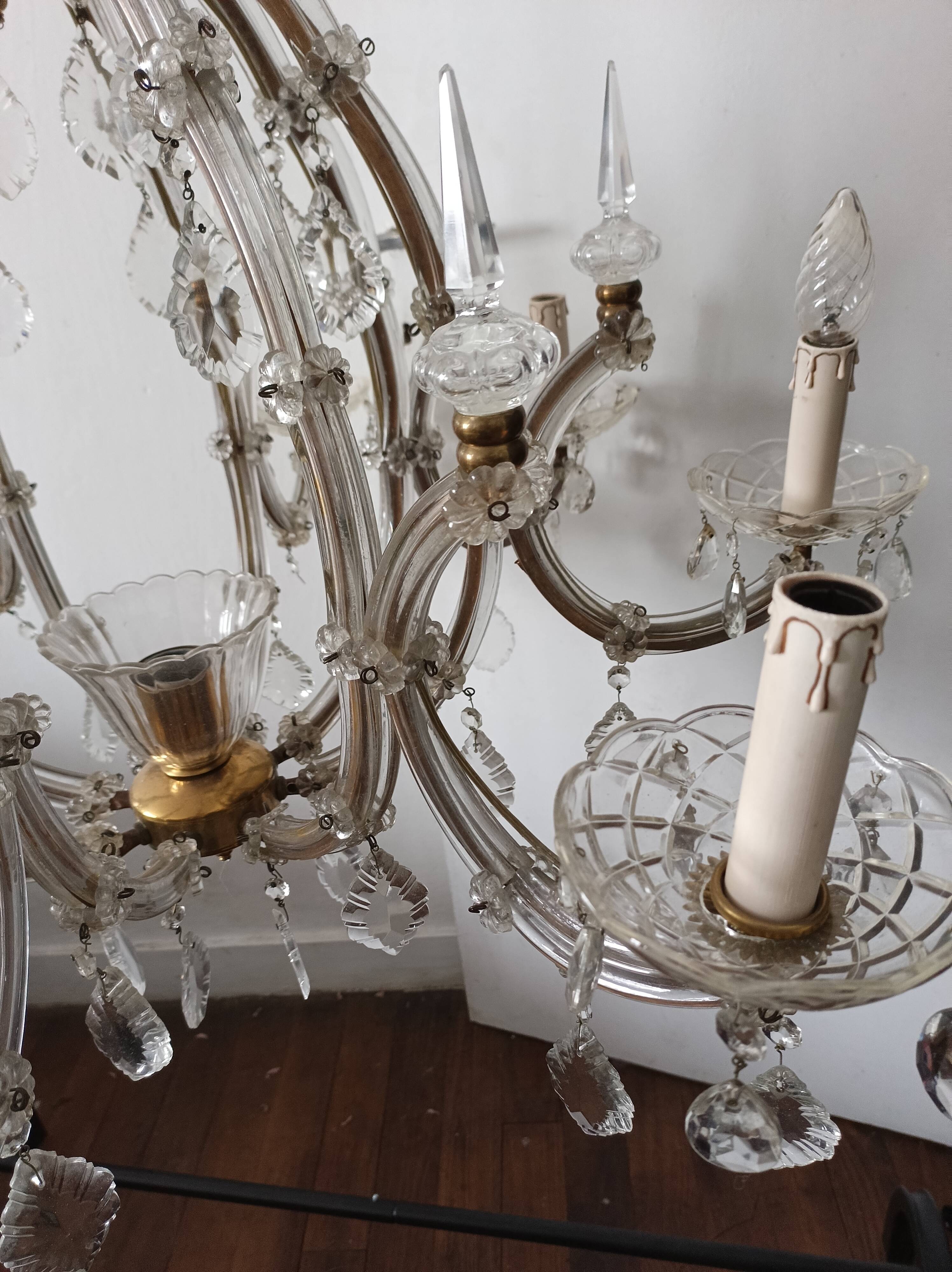 Glass pendant chandelier