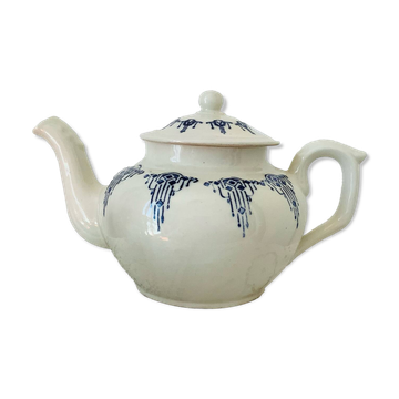 Old Saint Uze teapot