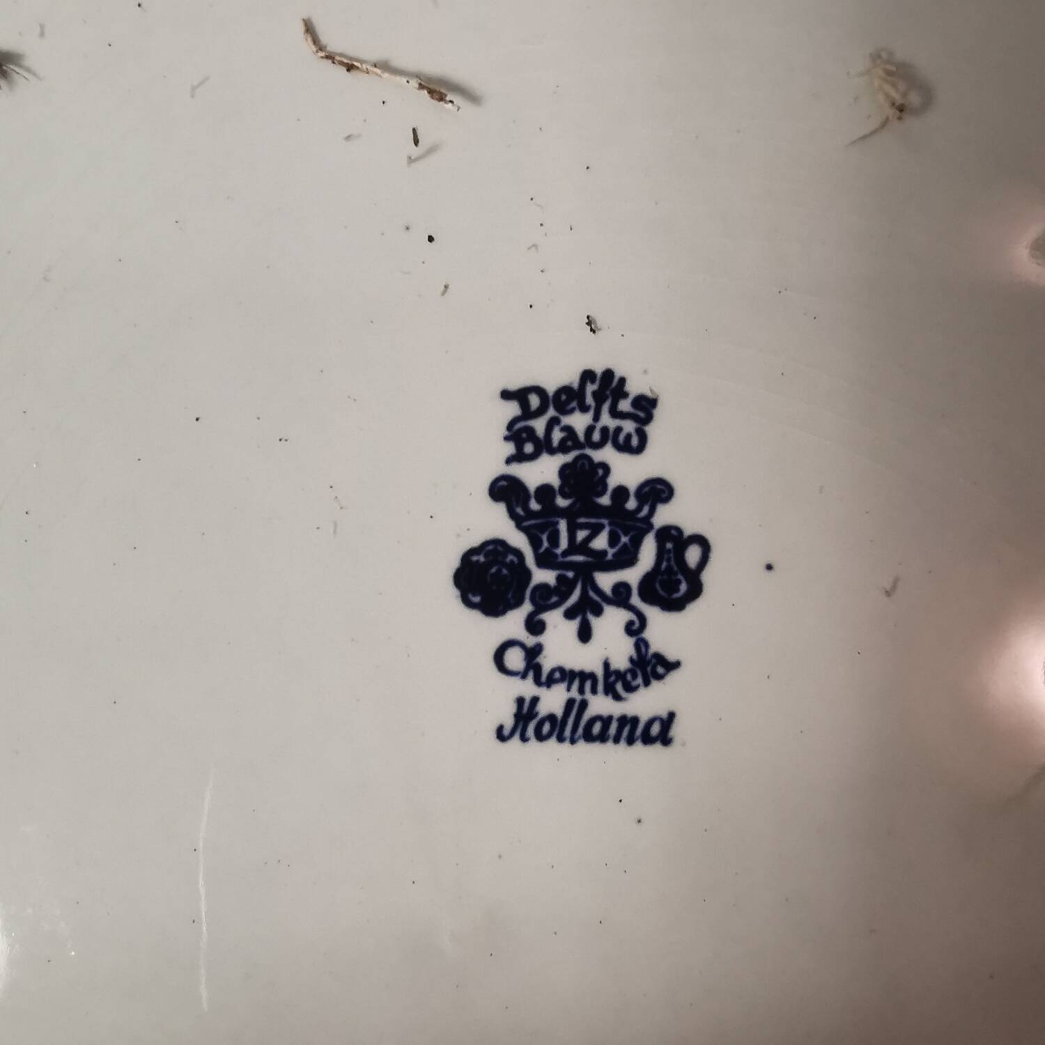 Delft earthenware dish decorated with a mill late 19th early 20th century diameter 39 cm