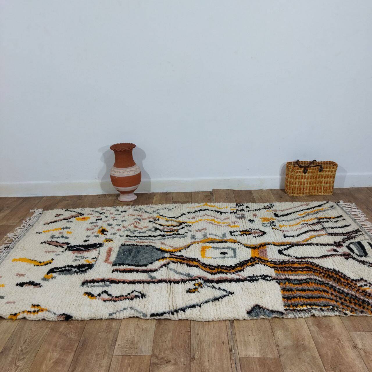 Handmade moroccan berber rug 240 x 134 cm