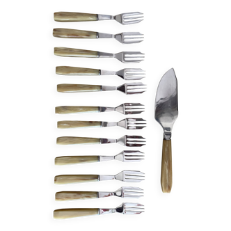 Set of 12 dessert forks and pie server in brown case