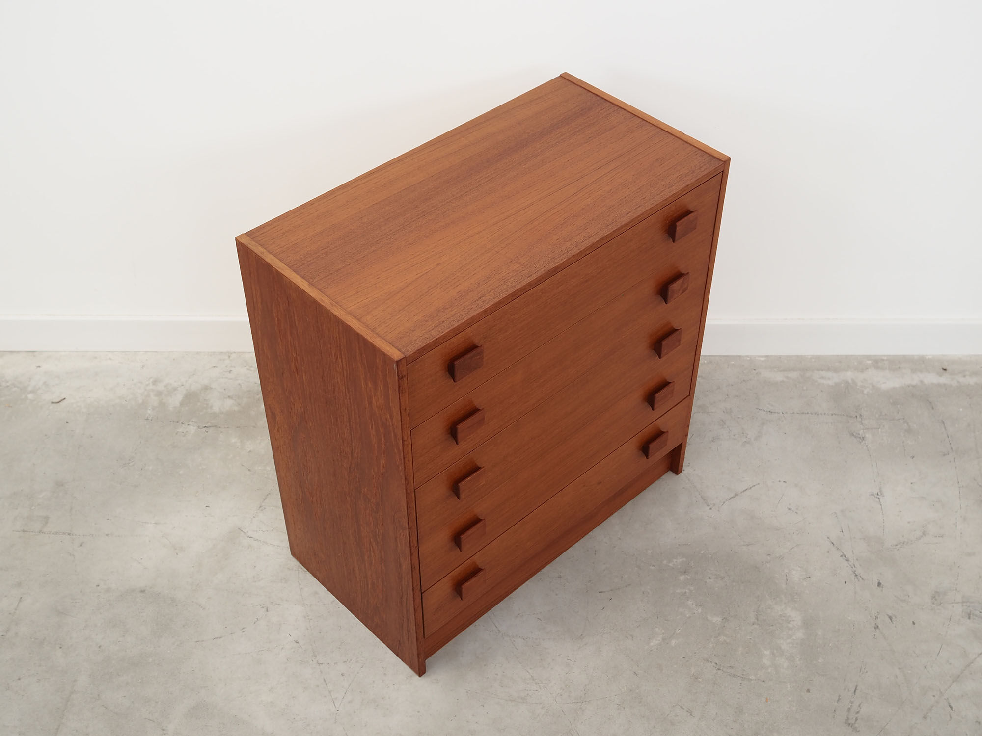 Commode en teck, design danois, années 70, production: Danemark