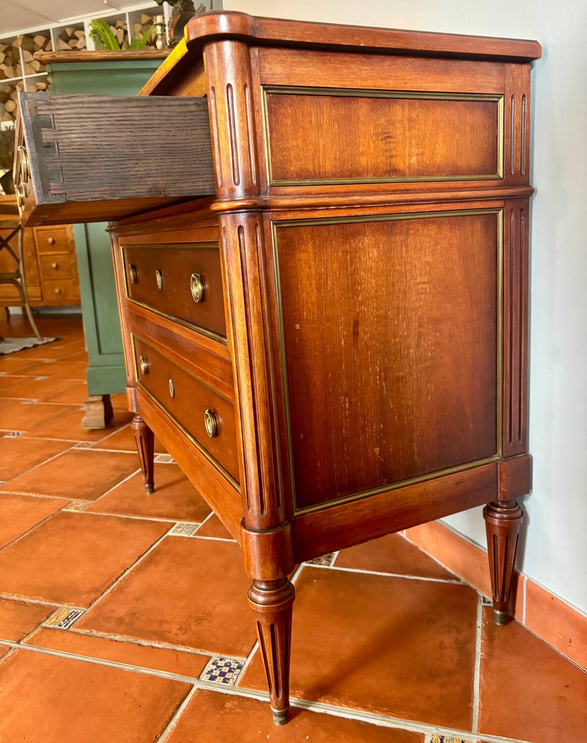 Commode de style Louis XVI