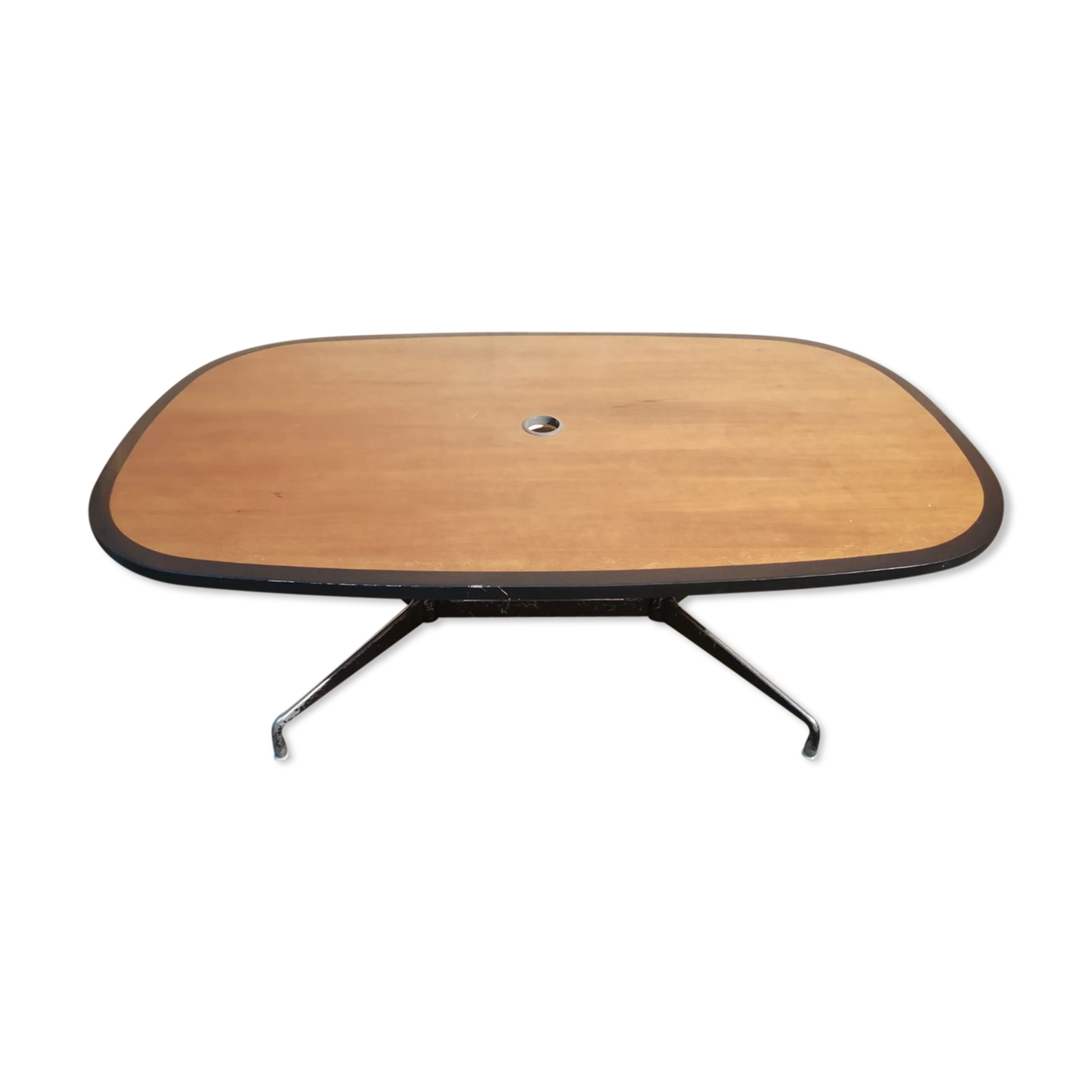 Segmented table by Charles & Ray Eames for Mobilier International