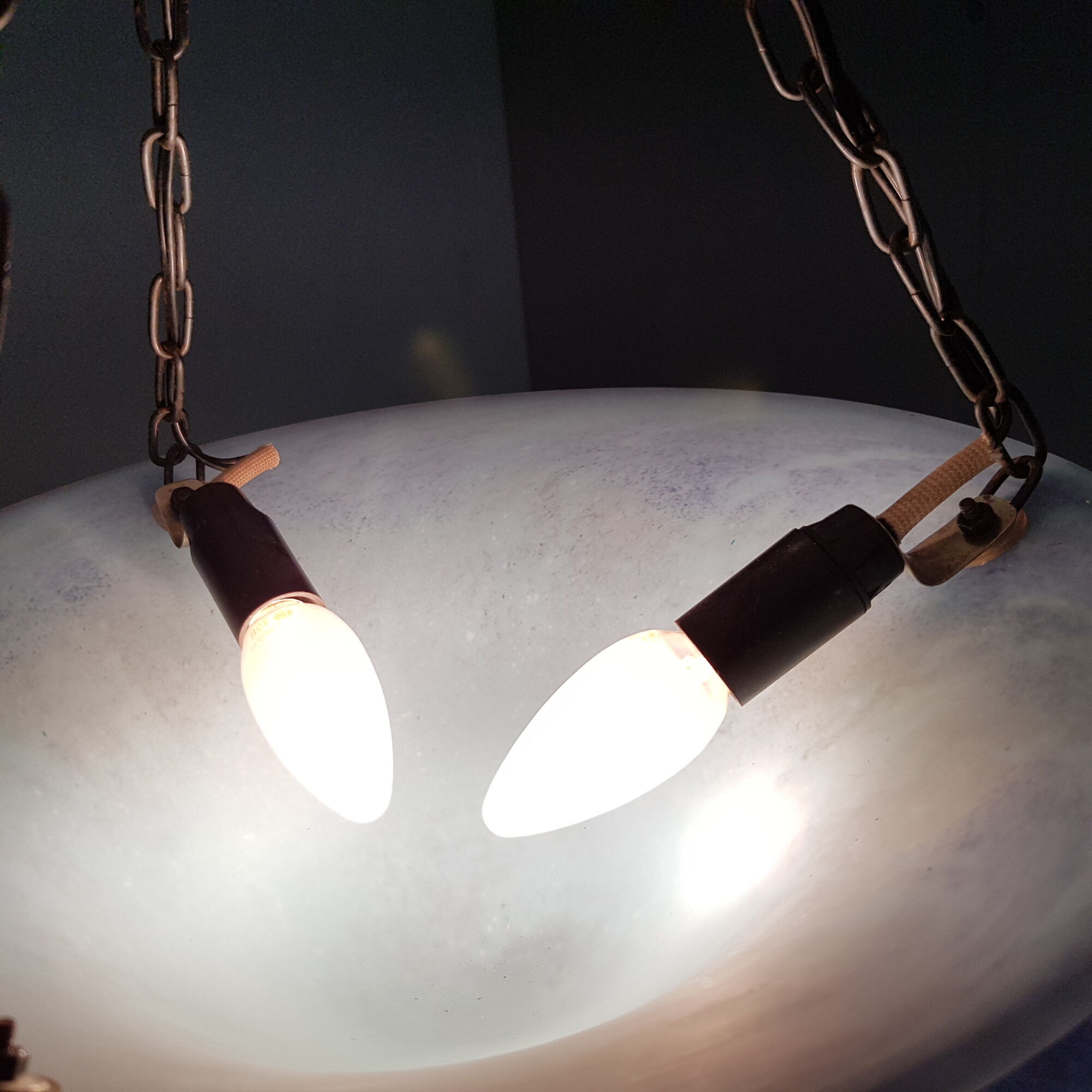 Blue glass paste and wrought iron basin suspension