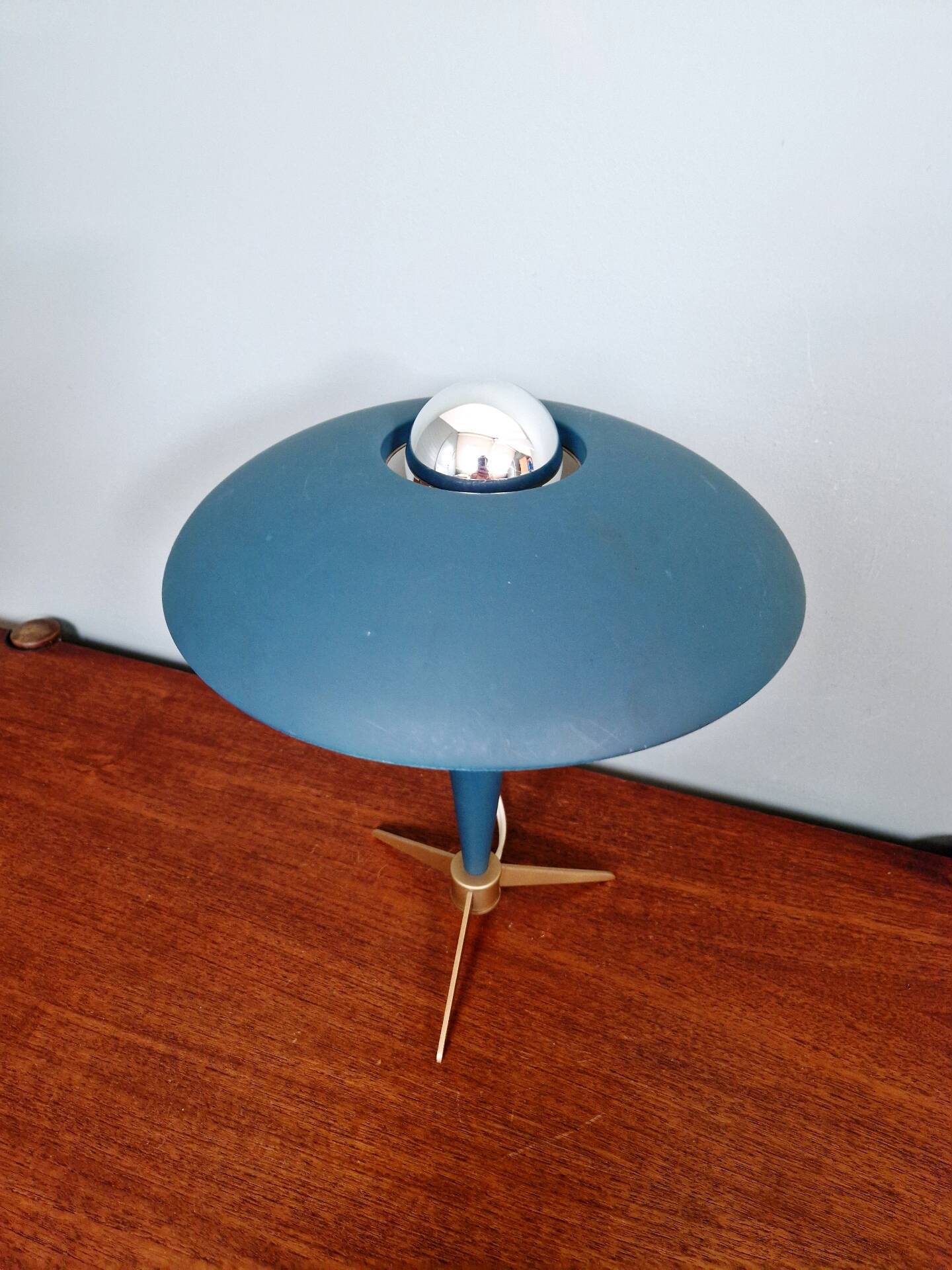 Philips tripod lamp, model Bijou, design by Louis Kalff, 1950