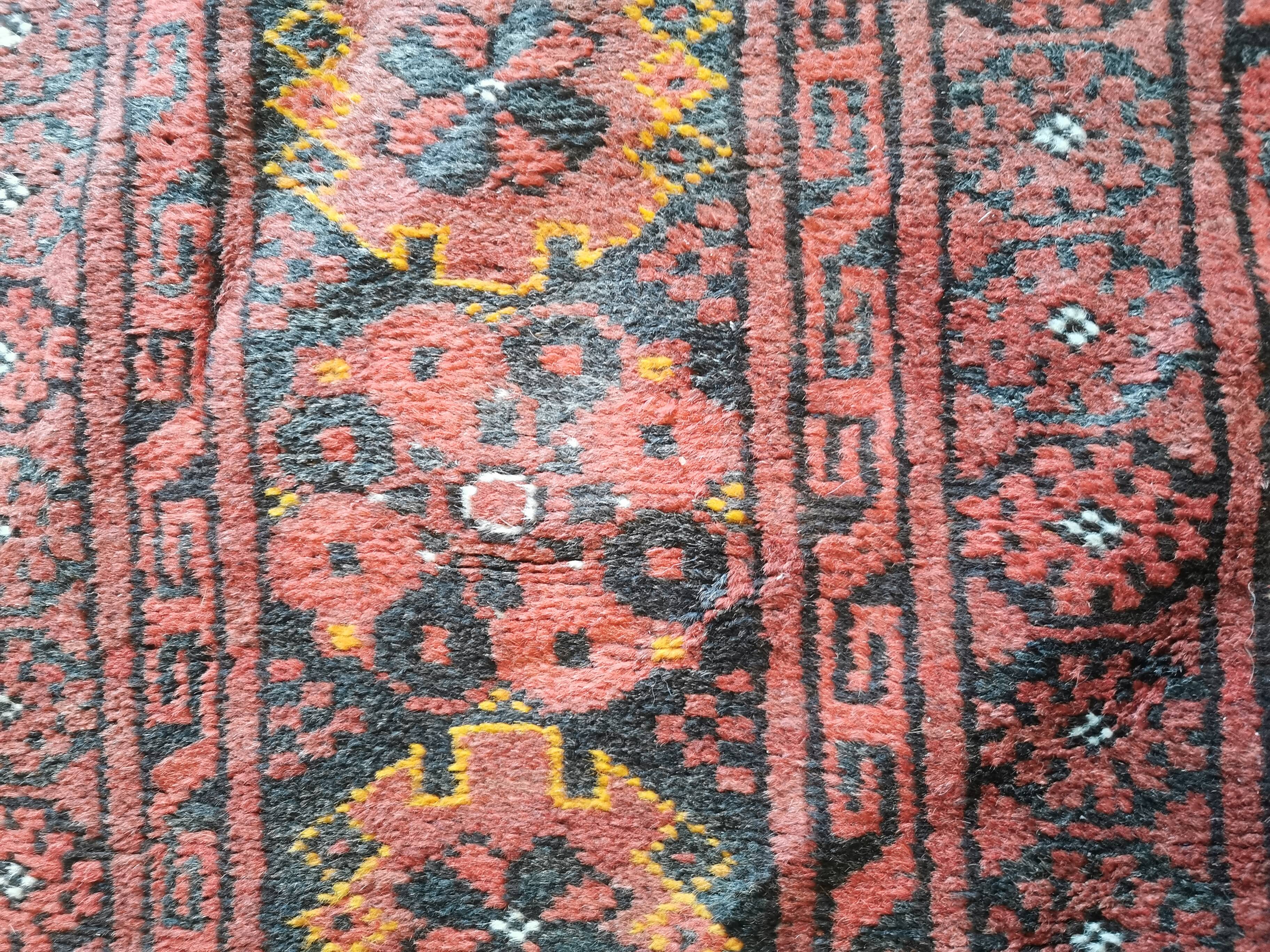 Large handmade Persian rug 310/230 cm