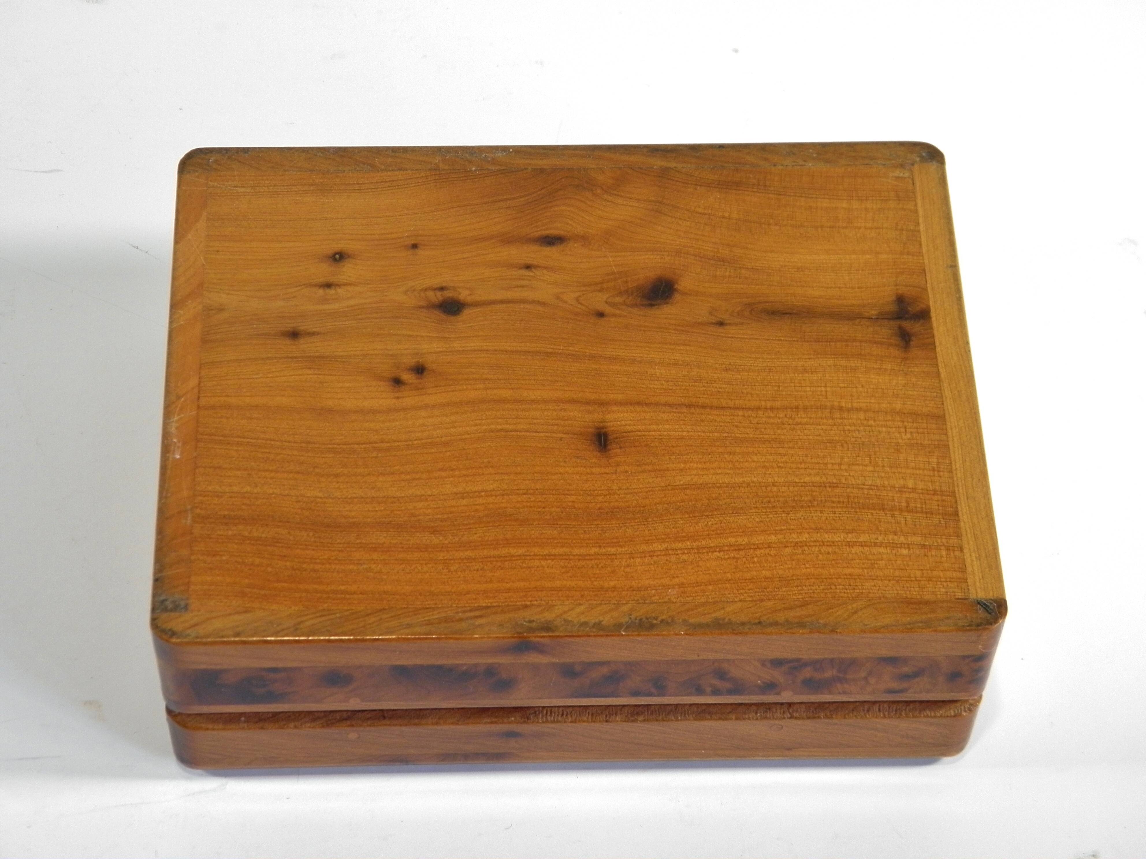 Thuya marquetry box 14 x 11 cm