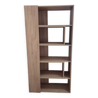 Expandable bookcase from the brand "Made"