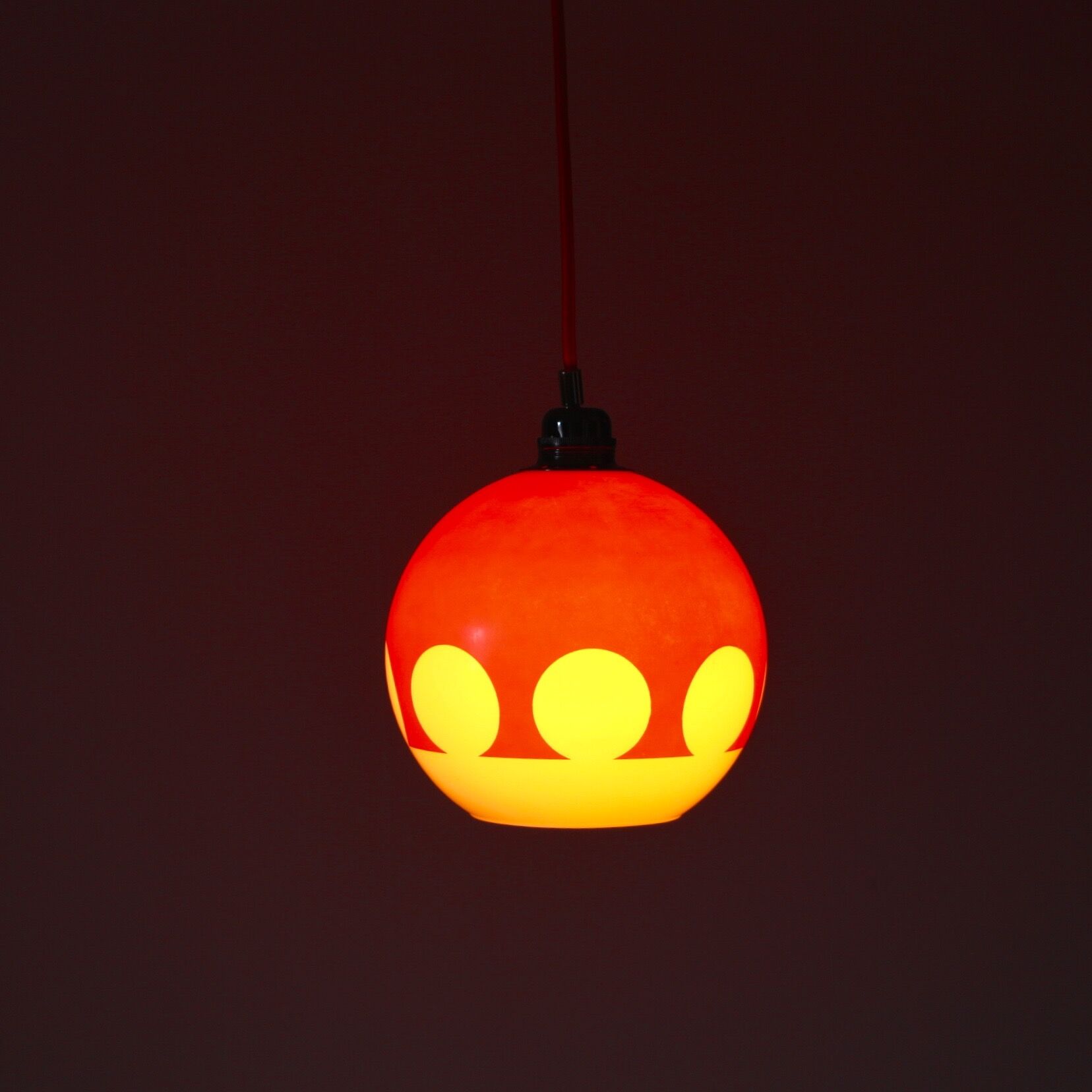 Seventies ball suspension