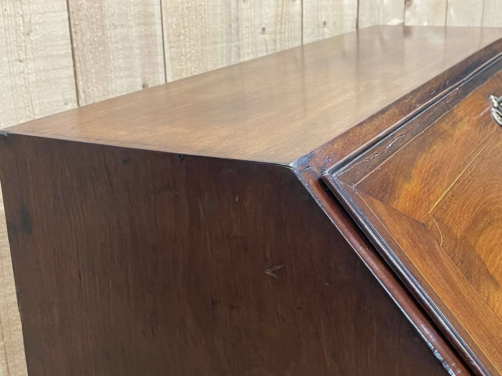 English donkey desk in Georgian style dating from the 19th century in mahogany and oak