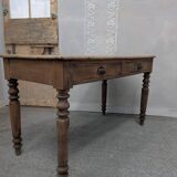Farm table