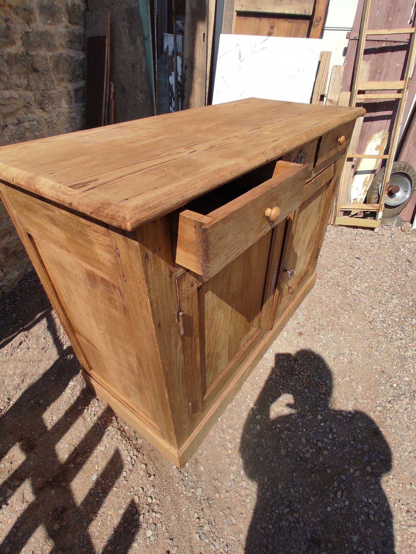 Workshop furniture in fir