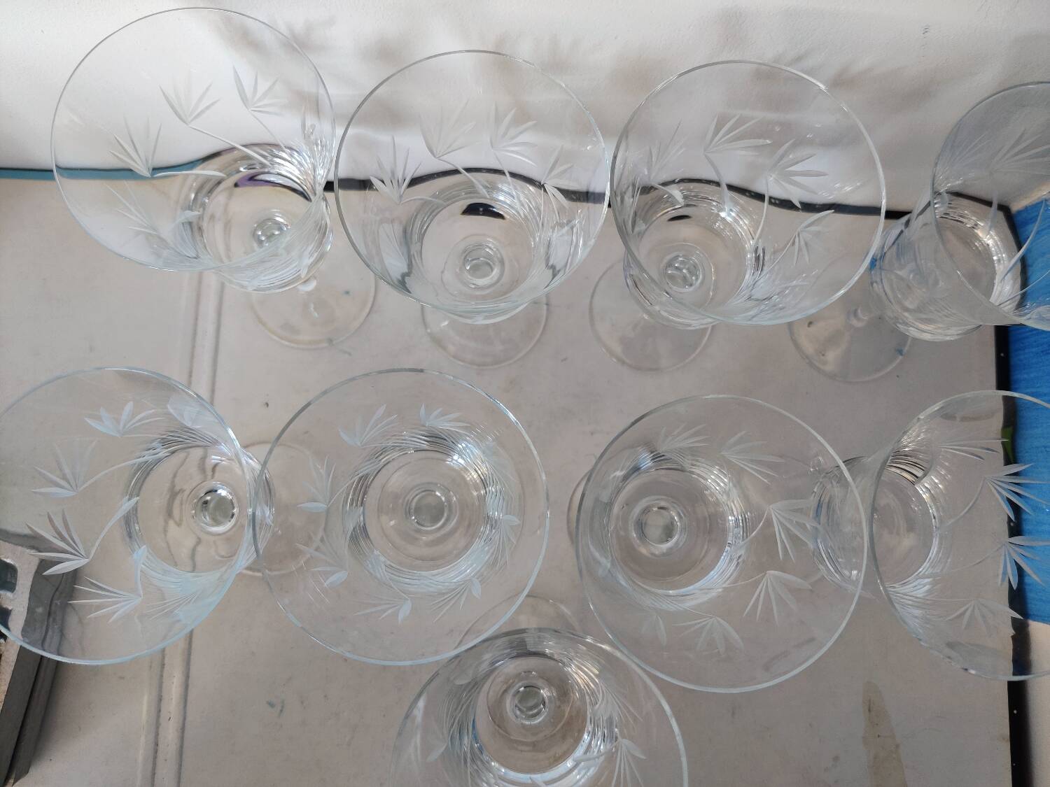 9 verres à pied ciselés cristal 70's