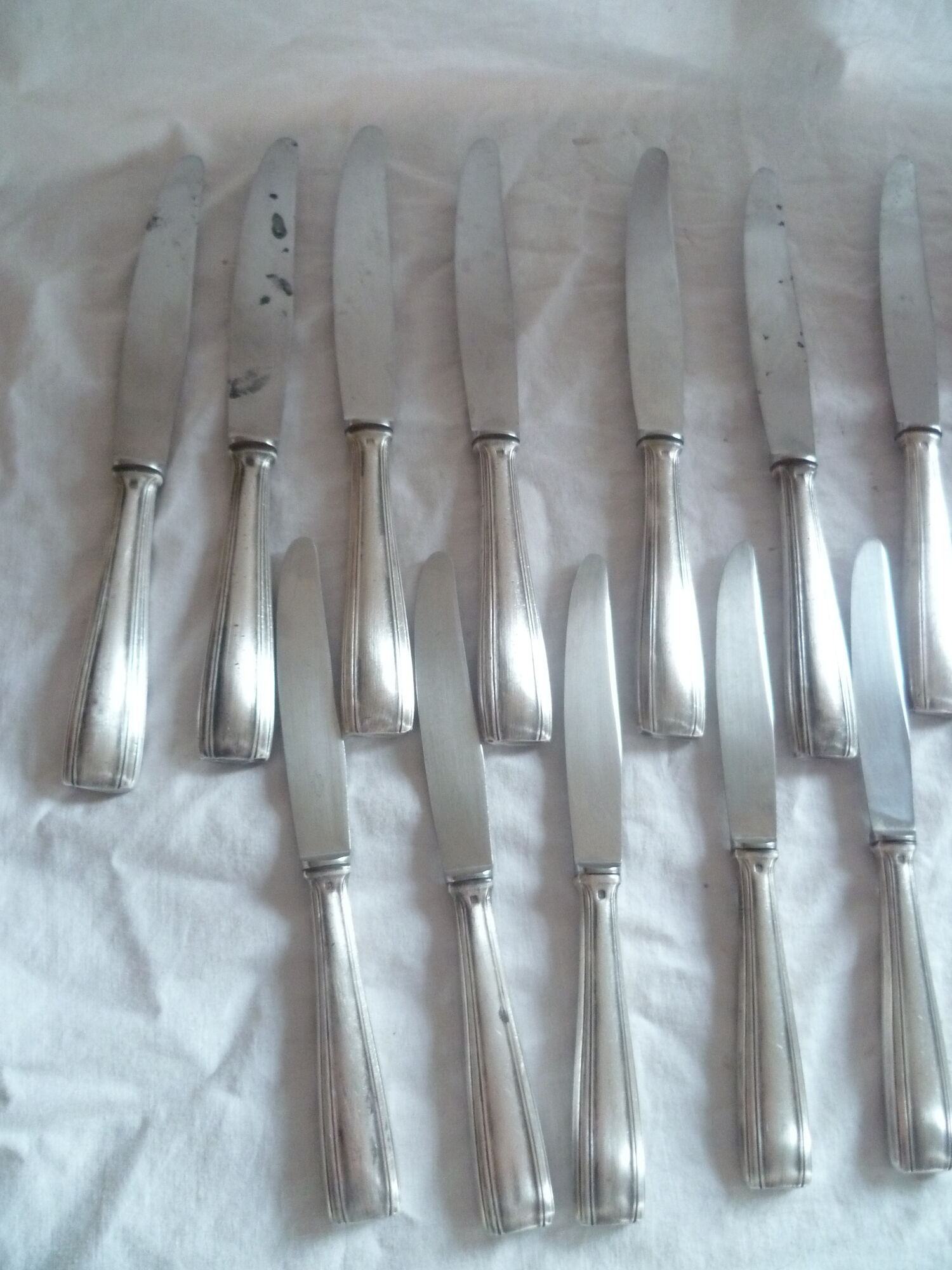 Ens. 12table knives 10 dessert knives in food. silver vintage style
