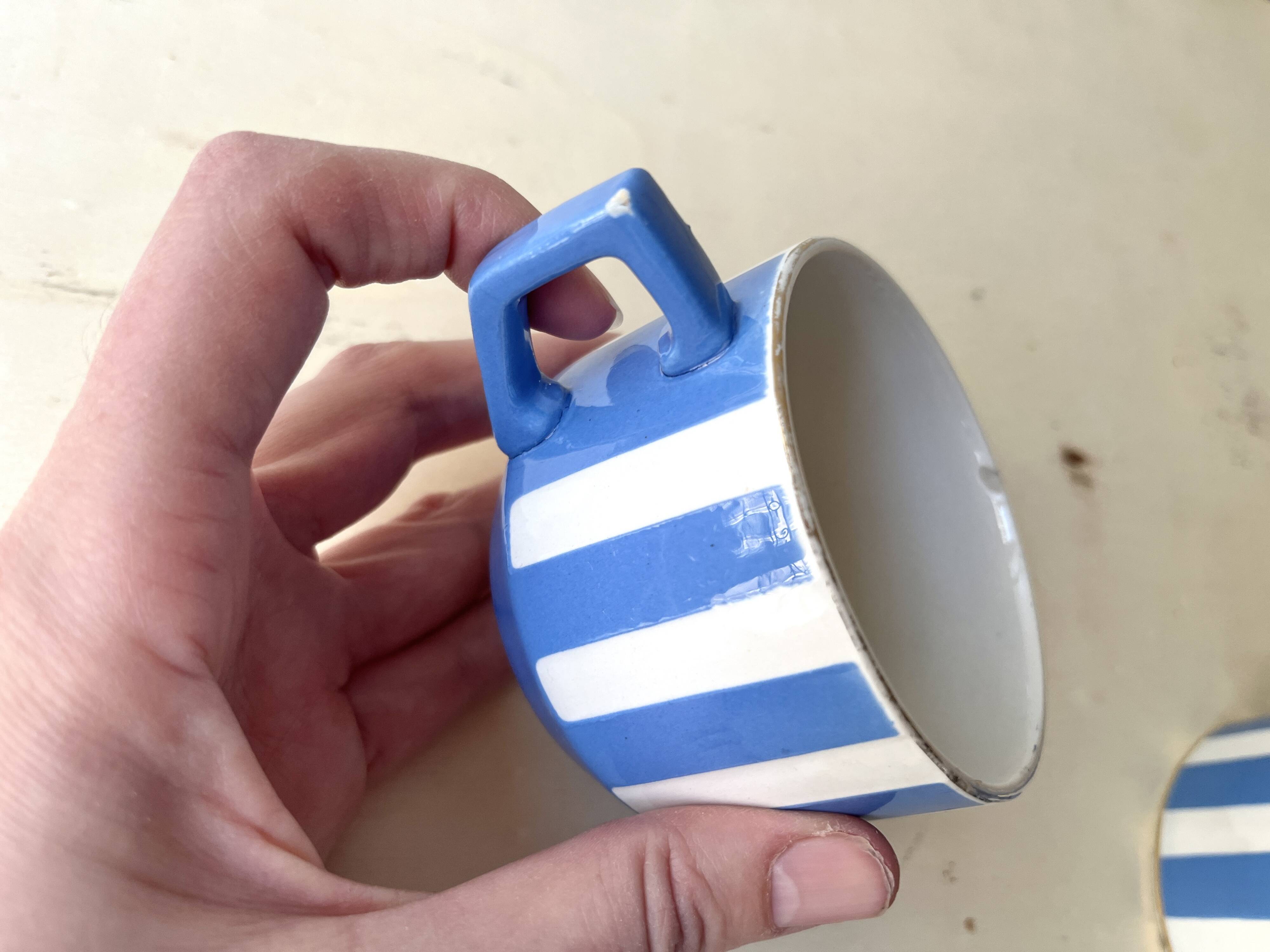 Set of 3 FOX TROTT coffee cups from Sarreguemines, 1930s, Art Deco service.