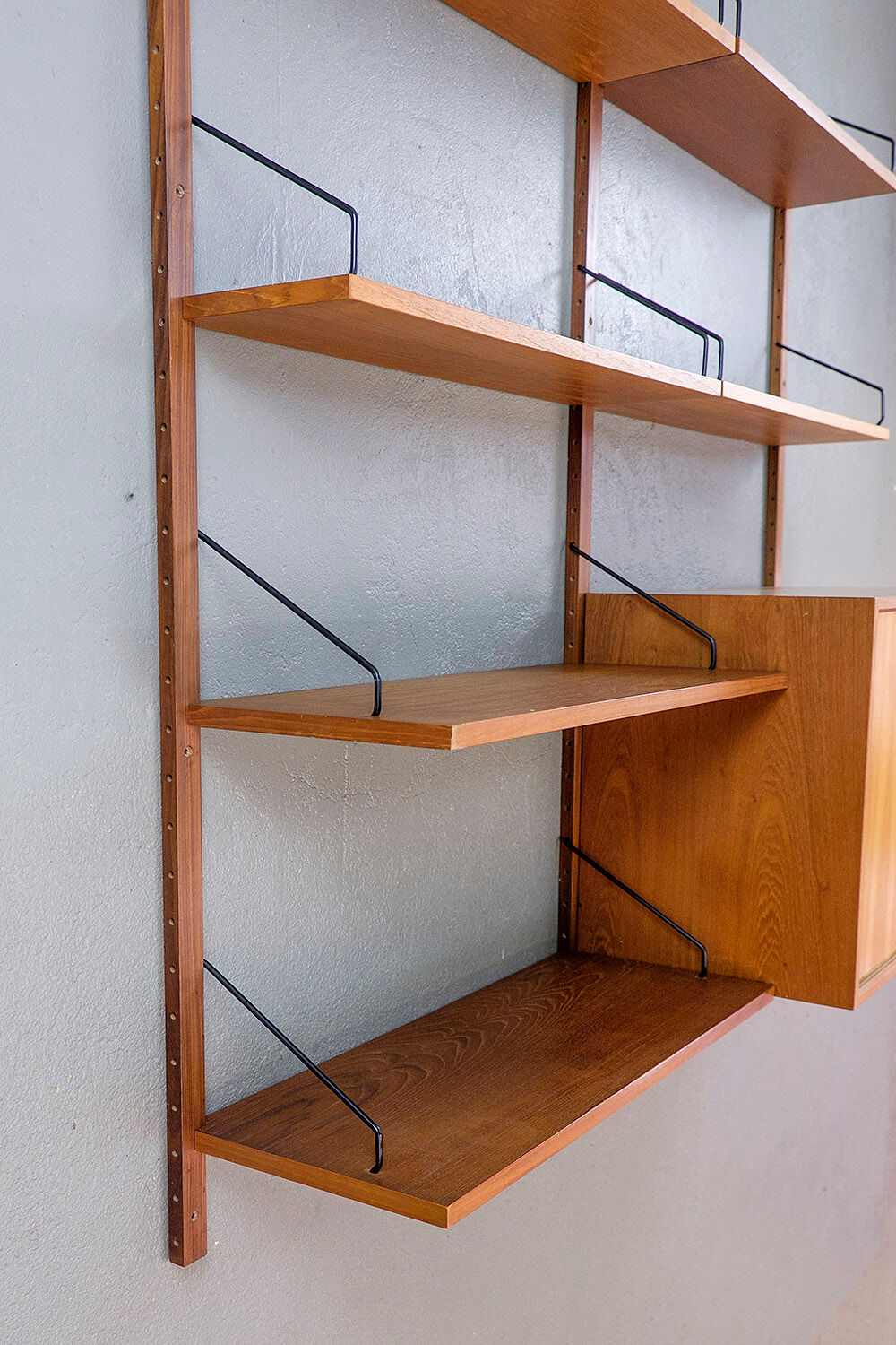 Poul Cadovius Royal System teak wall shelf, 1950s