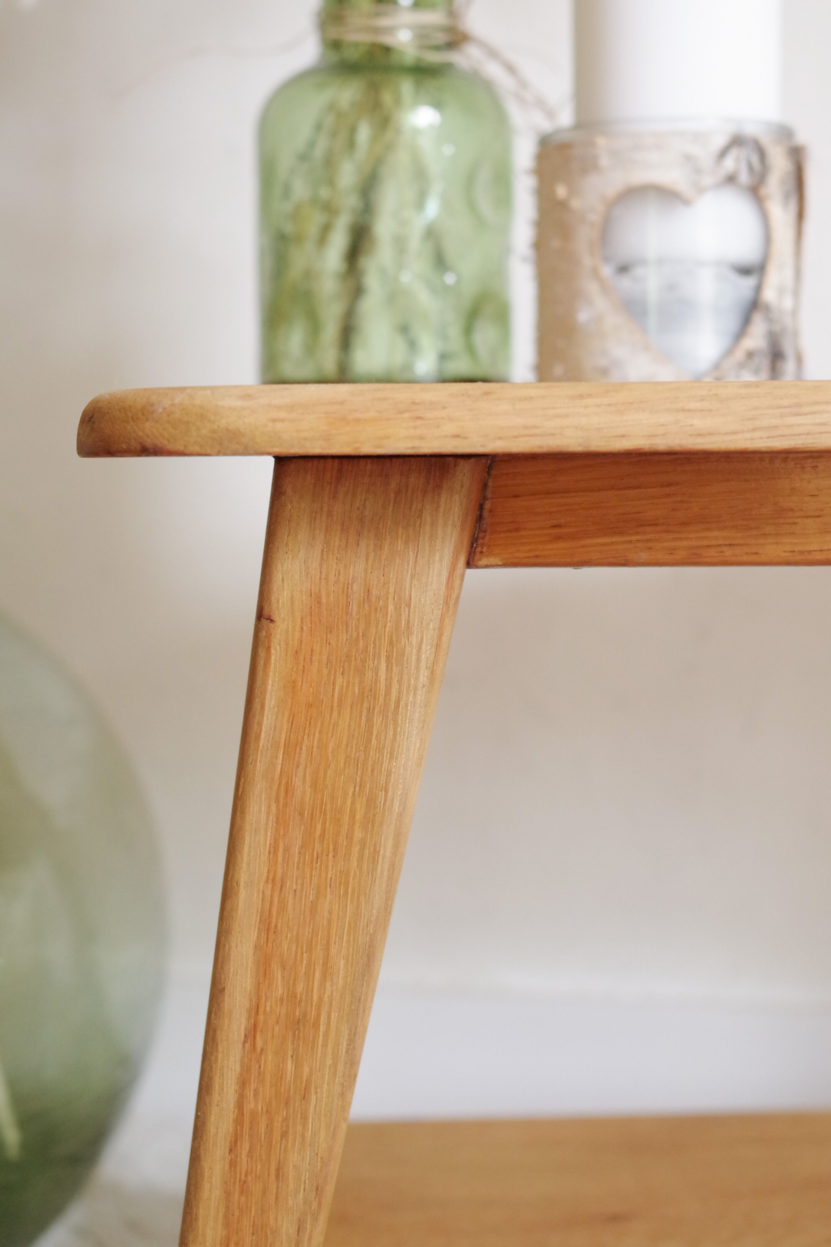 Oak coffee table with compass feet