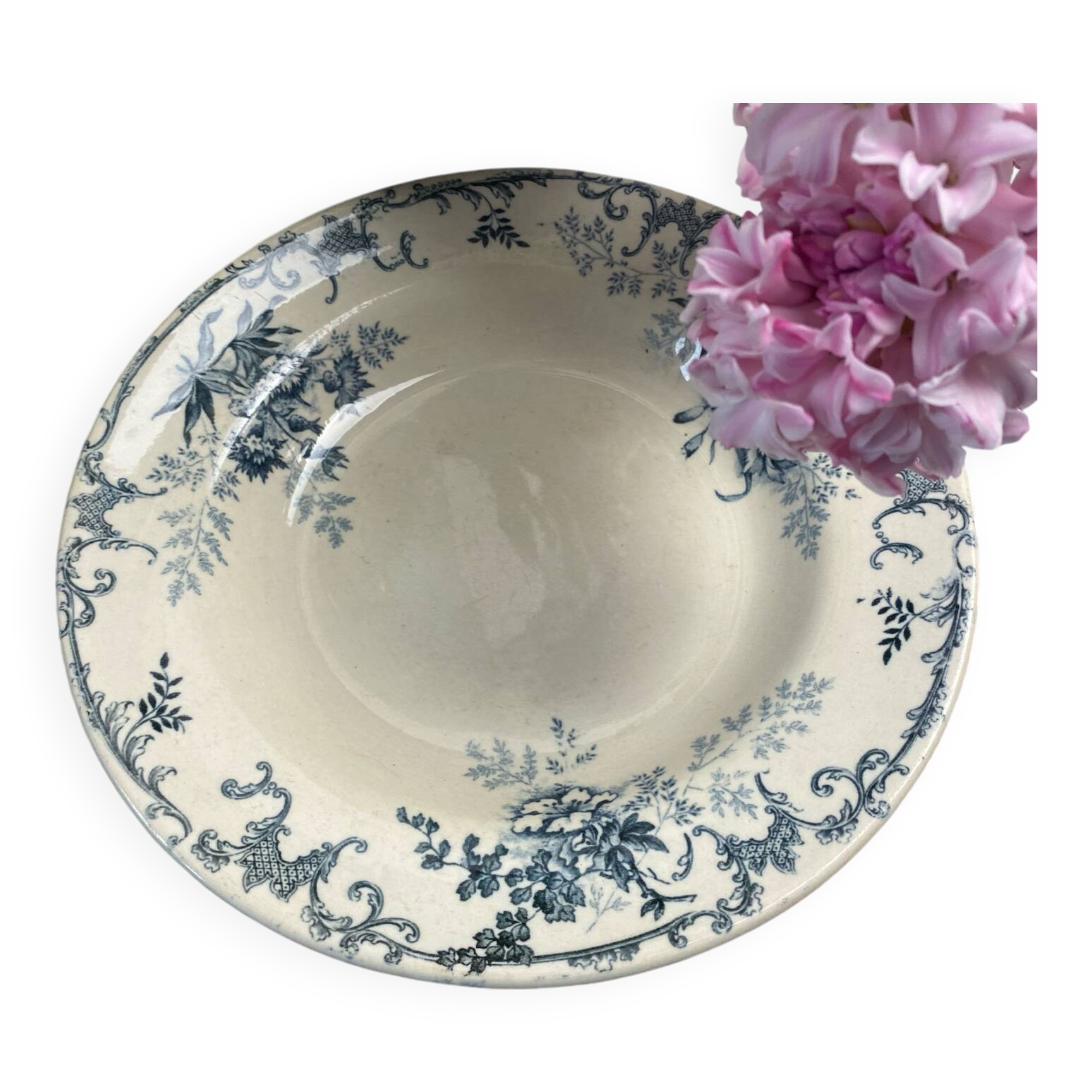 Deep plate stamped Choisy le Roi model Floréal