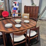 Dining table in rosewood, for 4 to 6 people.