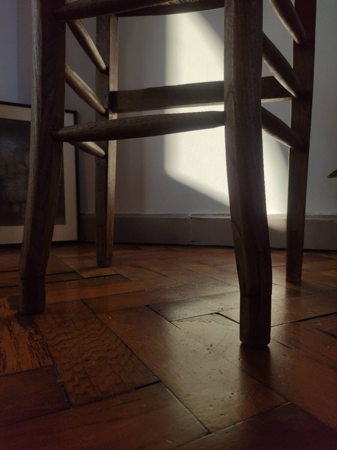 Vintage wooden and straw bar stool — Brutalist Style / Perrian