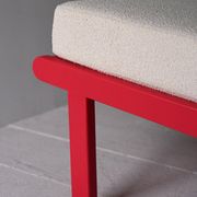 Paire de chauffeuses scandinaves vintage rouge et écru