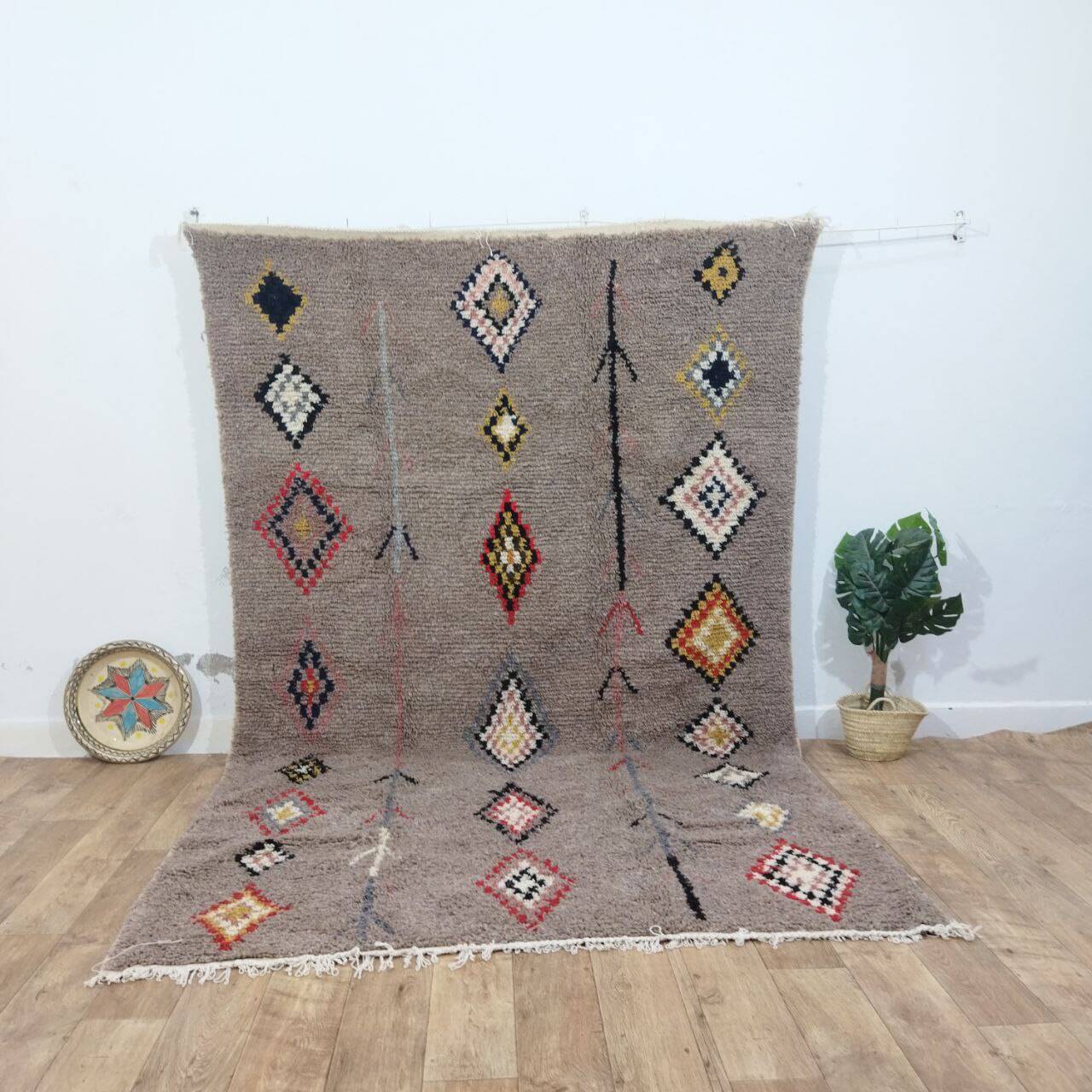Azilal Berber rug in handmade wool 306 X 190 CM