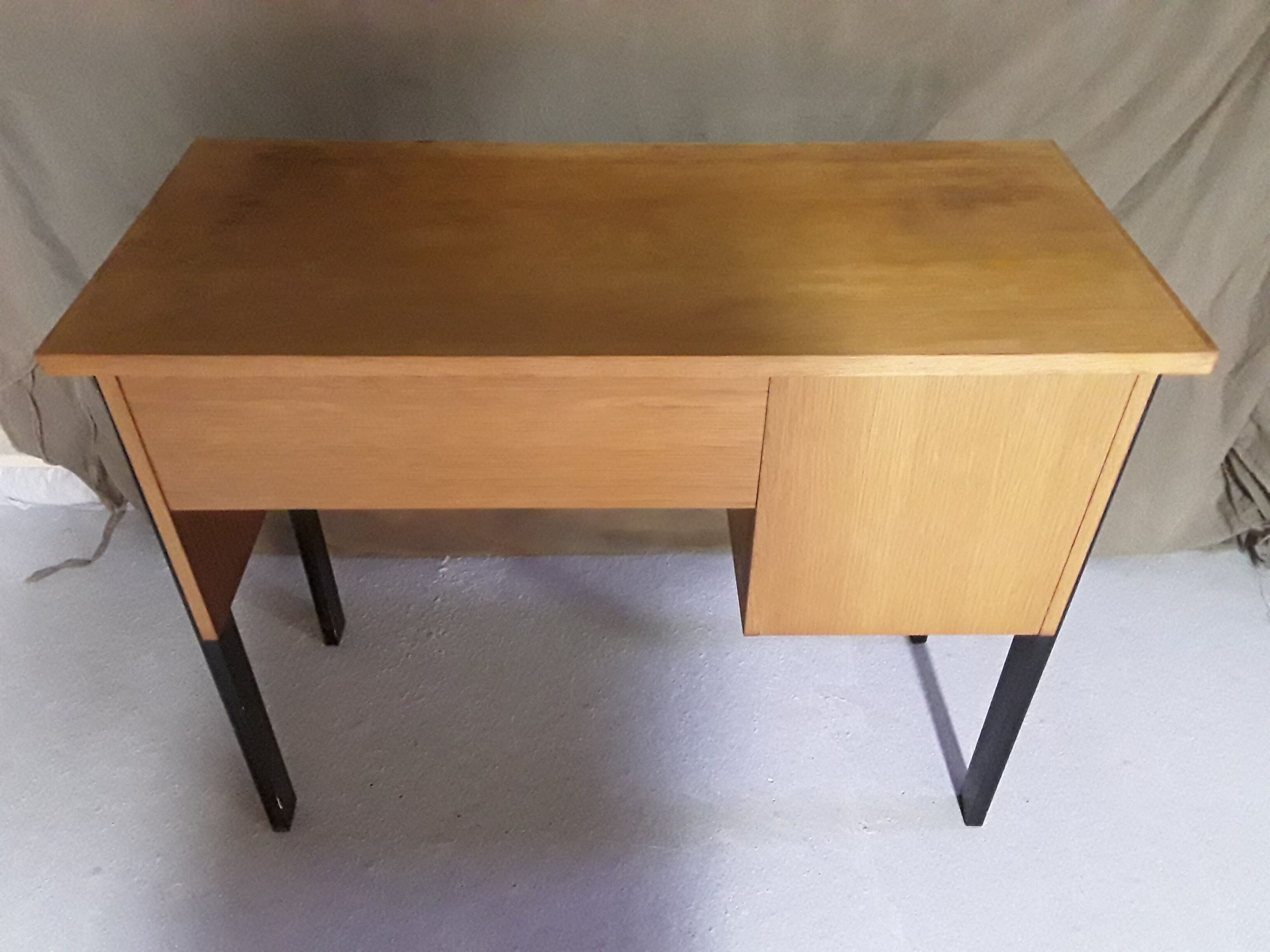 Vintage style modernist office